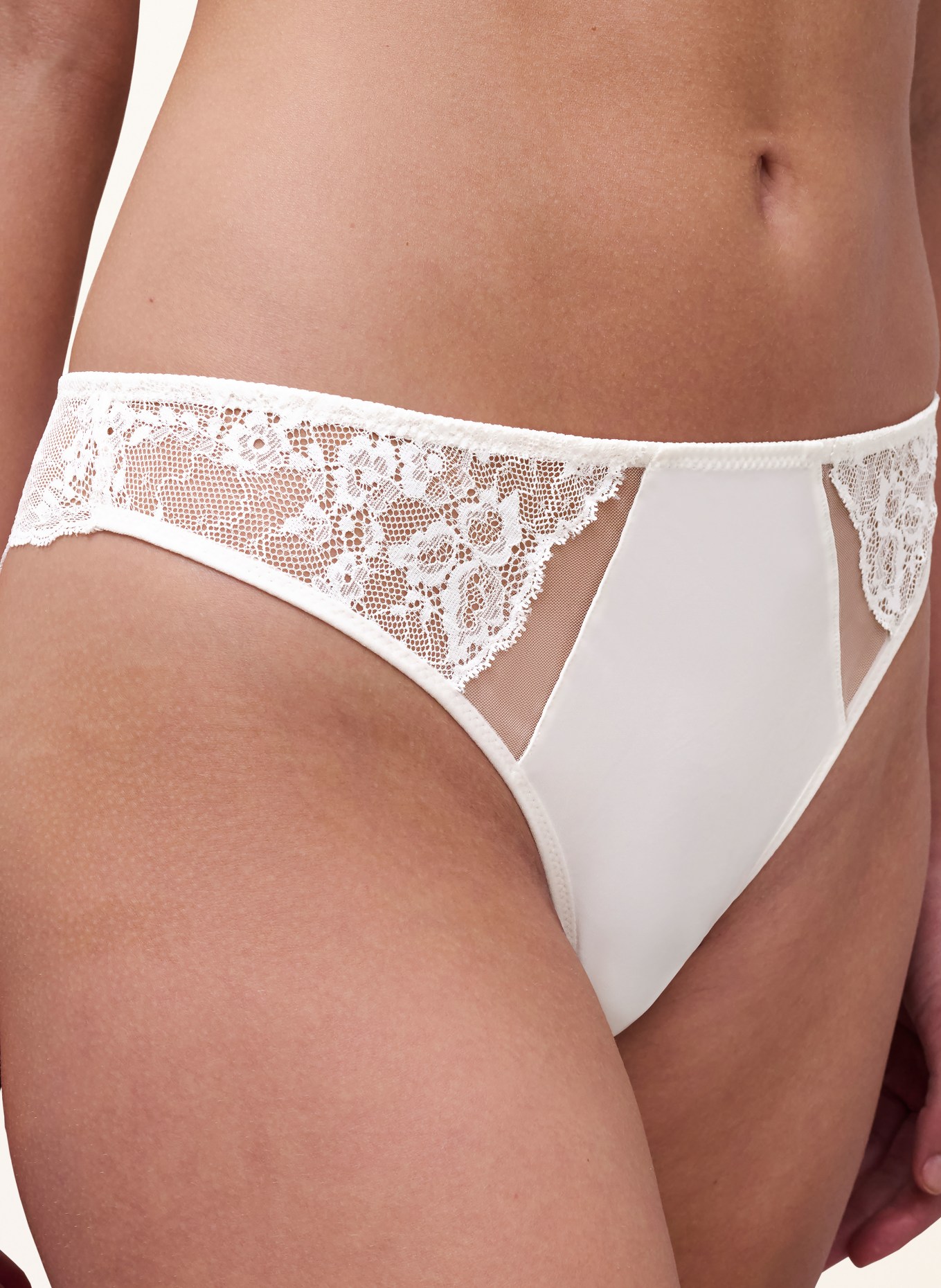CHANTELLE String CRUSH: ECRU
