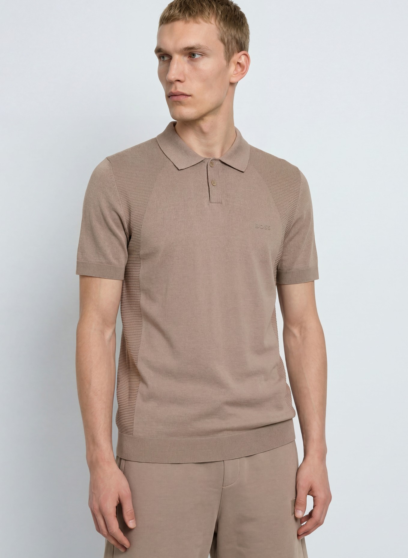 BOSS Stickad pikétröja MOMENTUM LITE Regular Fit: KHAKI