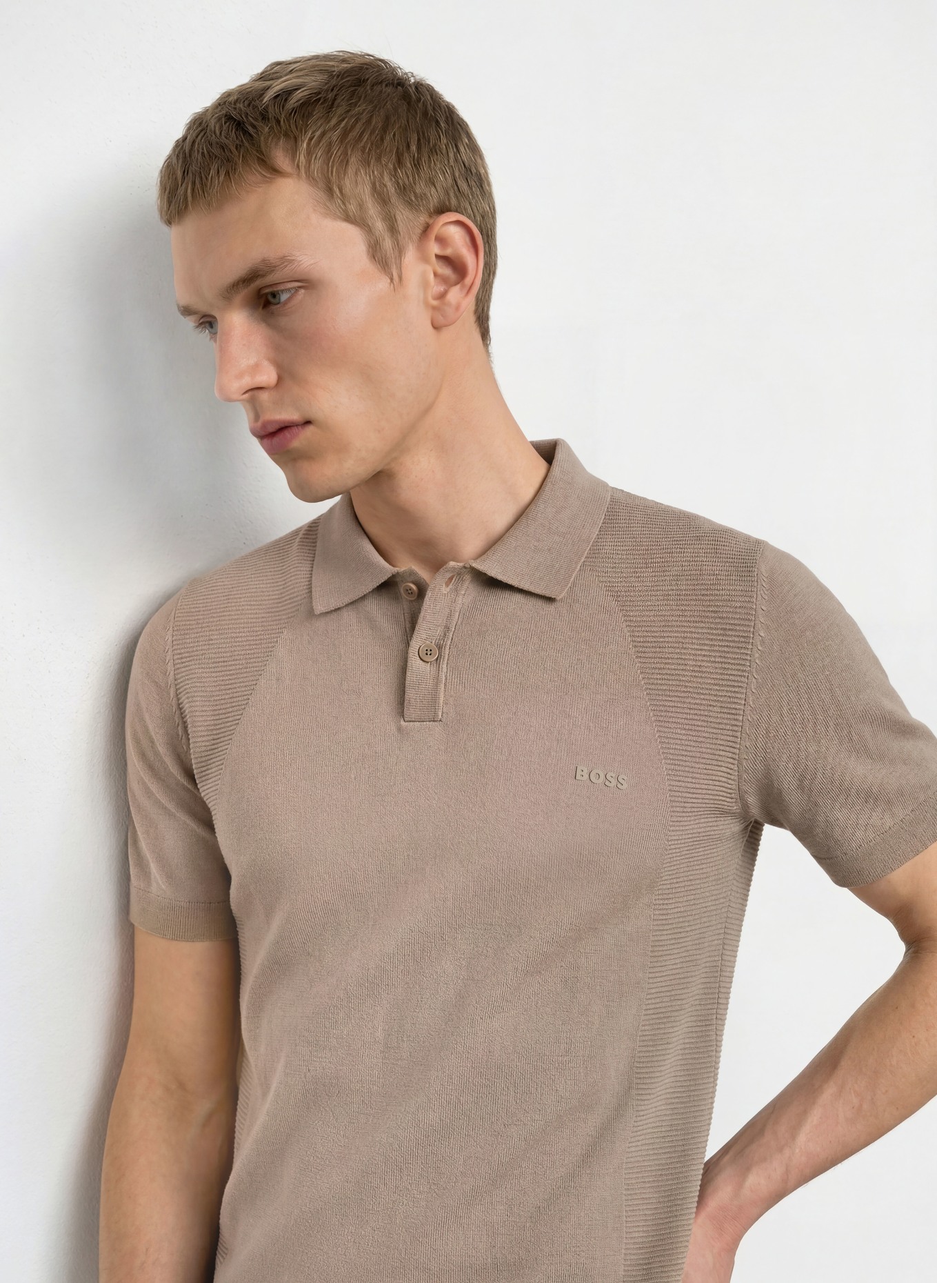 BOSS Stickad pikétröja MOMENTUM LITE Regular Fit: KHAKI