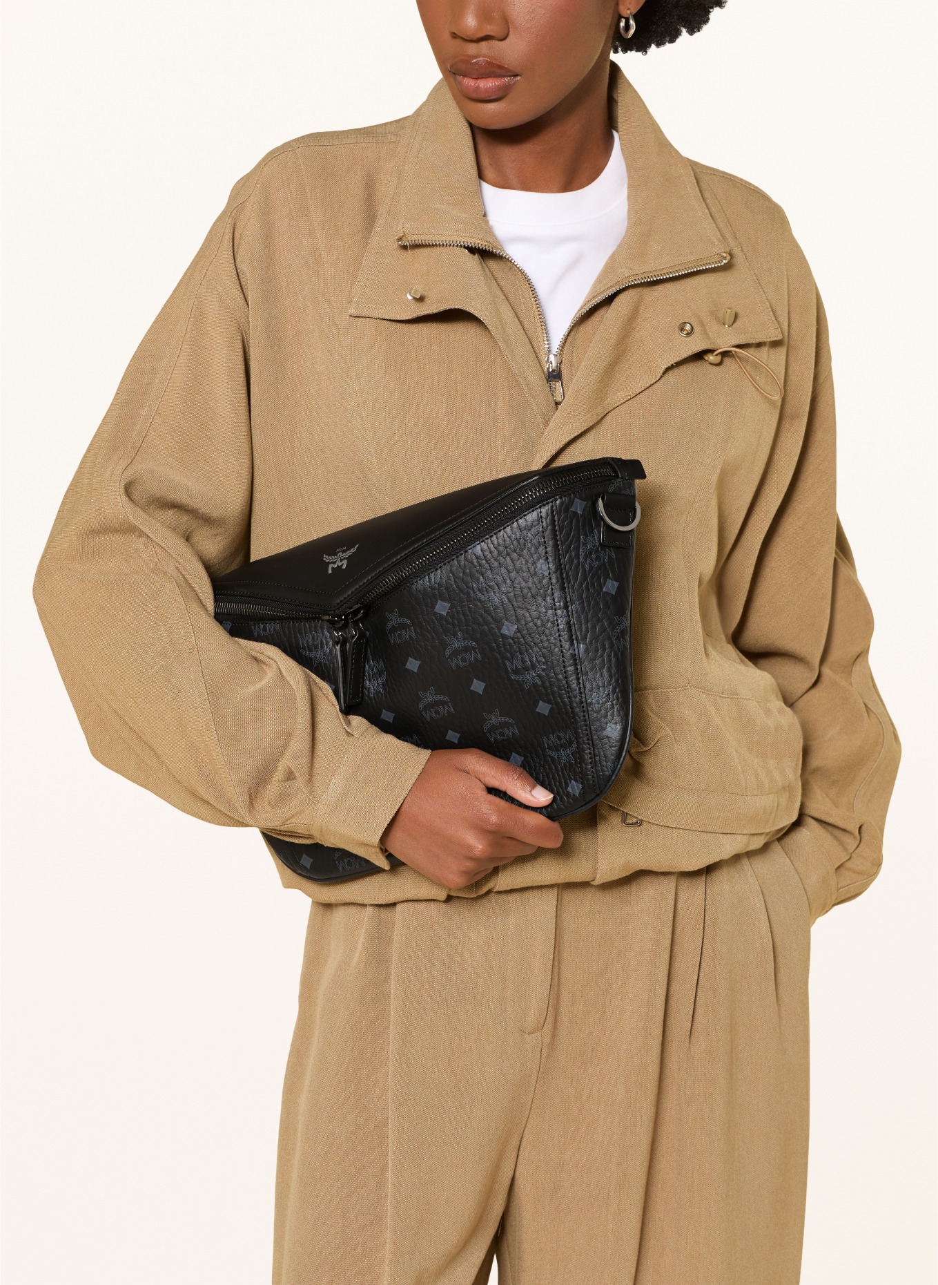 MCM Schoudertas DIAMOND: ZWART