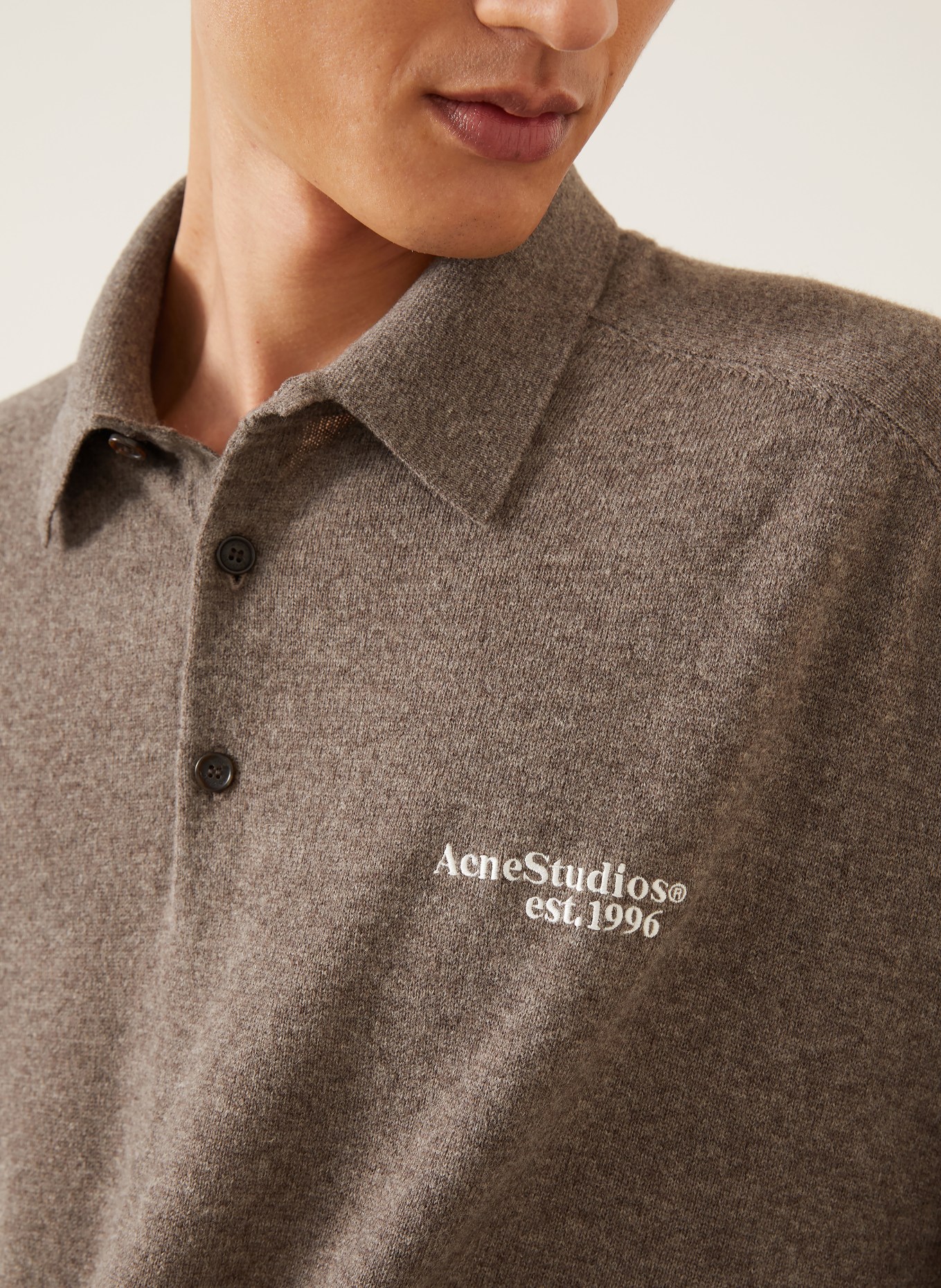 Acne Studios Tricou polo din tricot: TAUPE