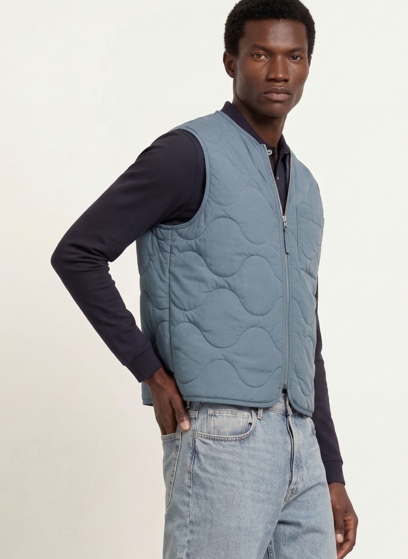 ARKET gewatteerd vest: BLAUWGRIJS
