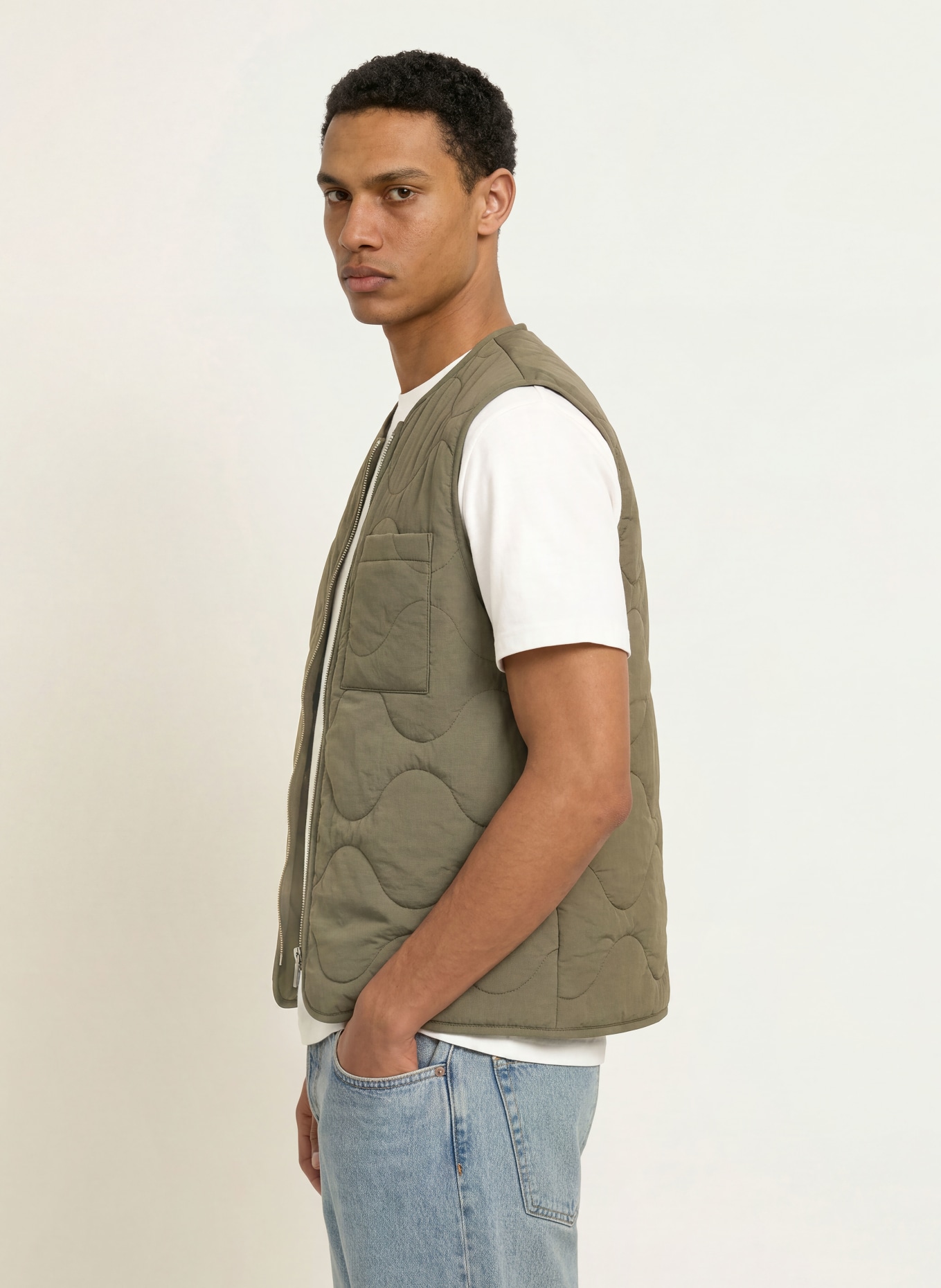 ARKET gilet matelassé: KAKI
