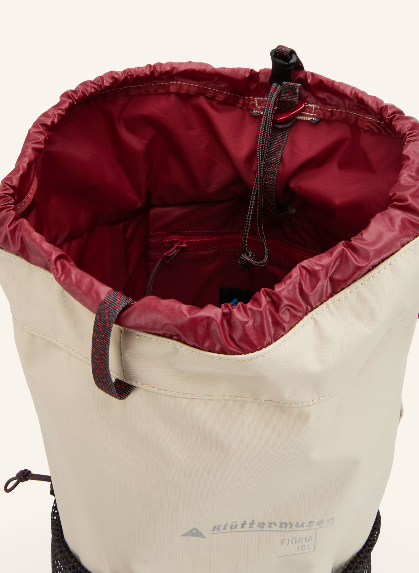 Klättermusen FJÖRM 18-liter Backpack: CREAM / BLACK