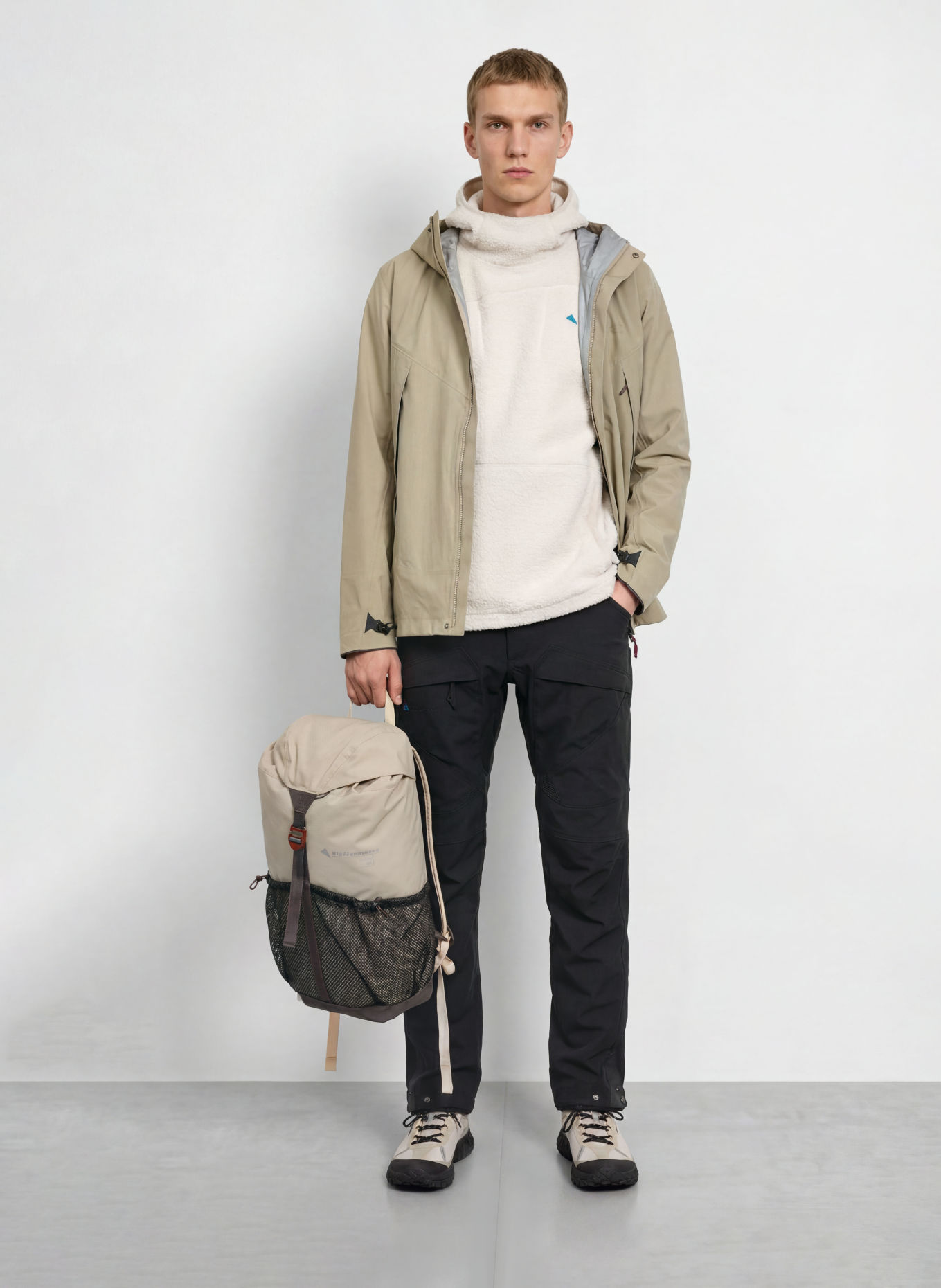 Klättermusen FJÖRM 18-liter Backpack: CREAM / BLACK