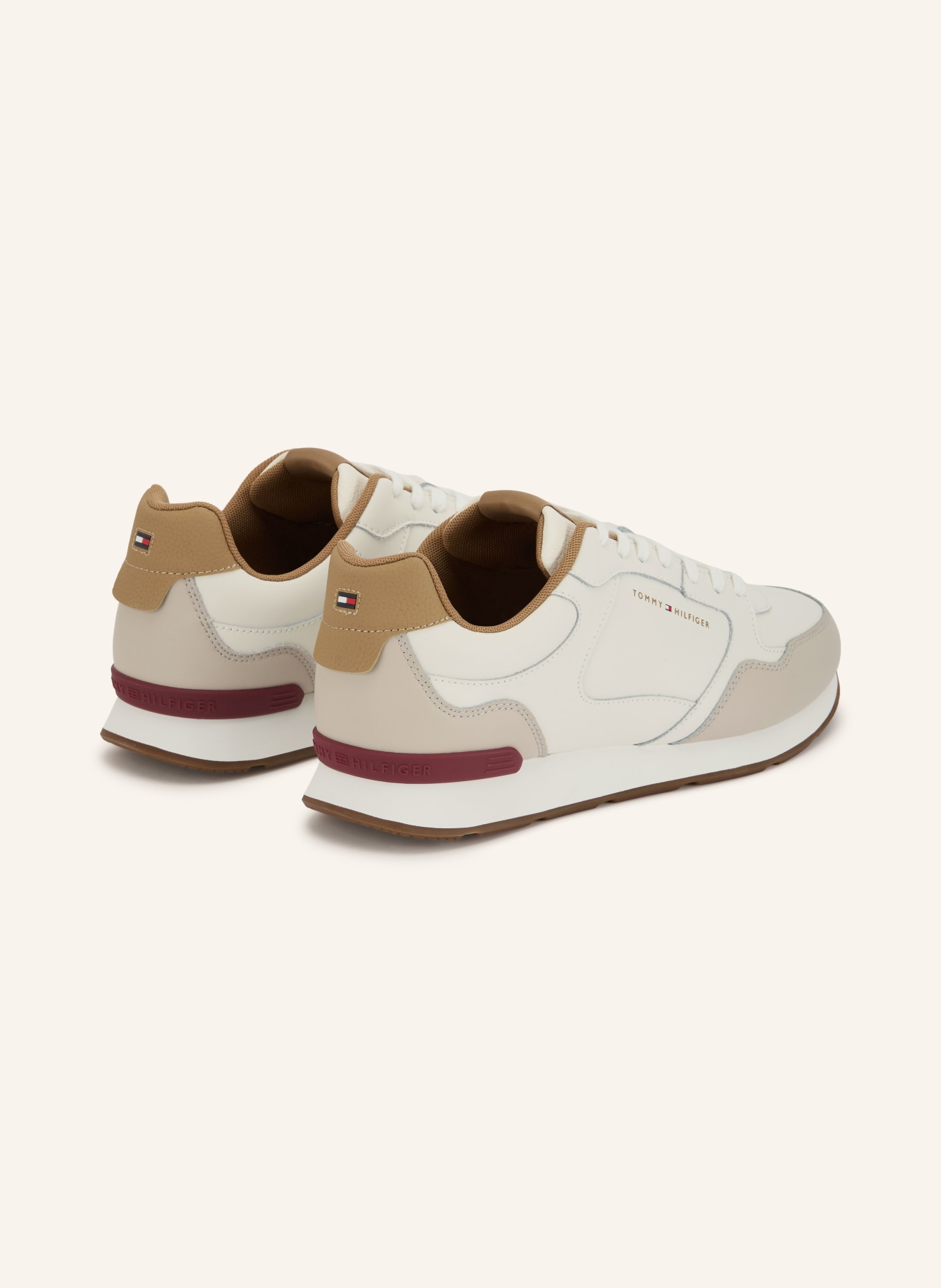TOMMY HILFIGER Sneakers: VIT / LJUSBRUN