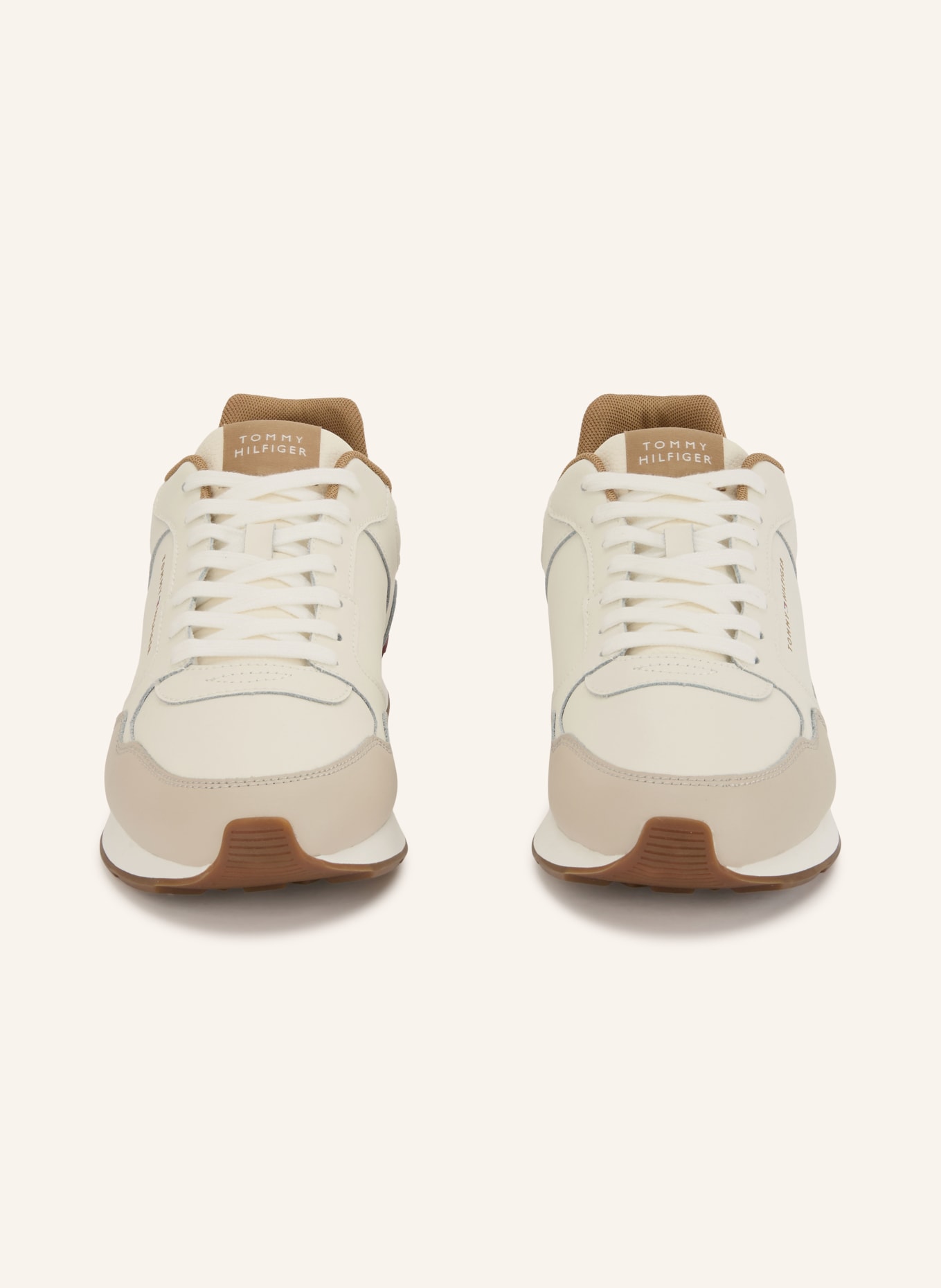 TOMMY HILFIGER Sneakers: VIT / LJUSBRUN