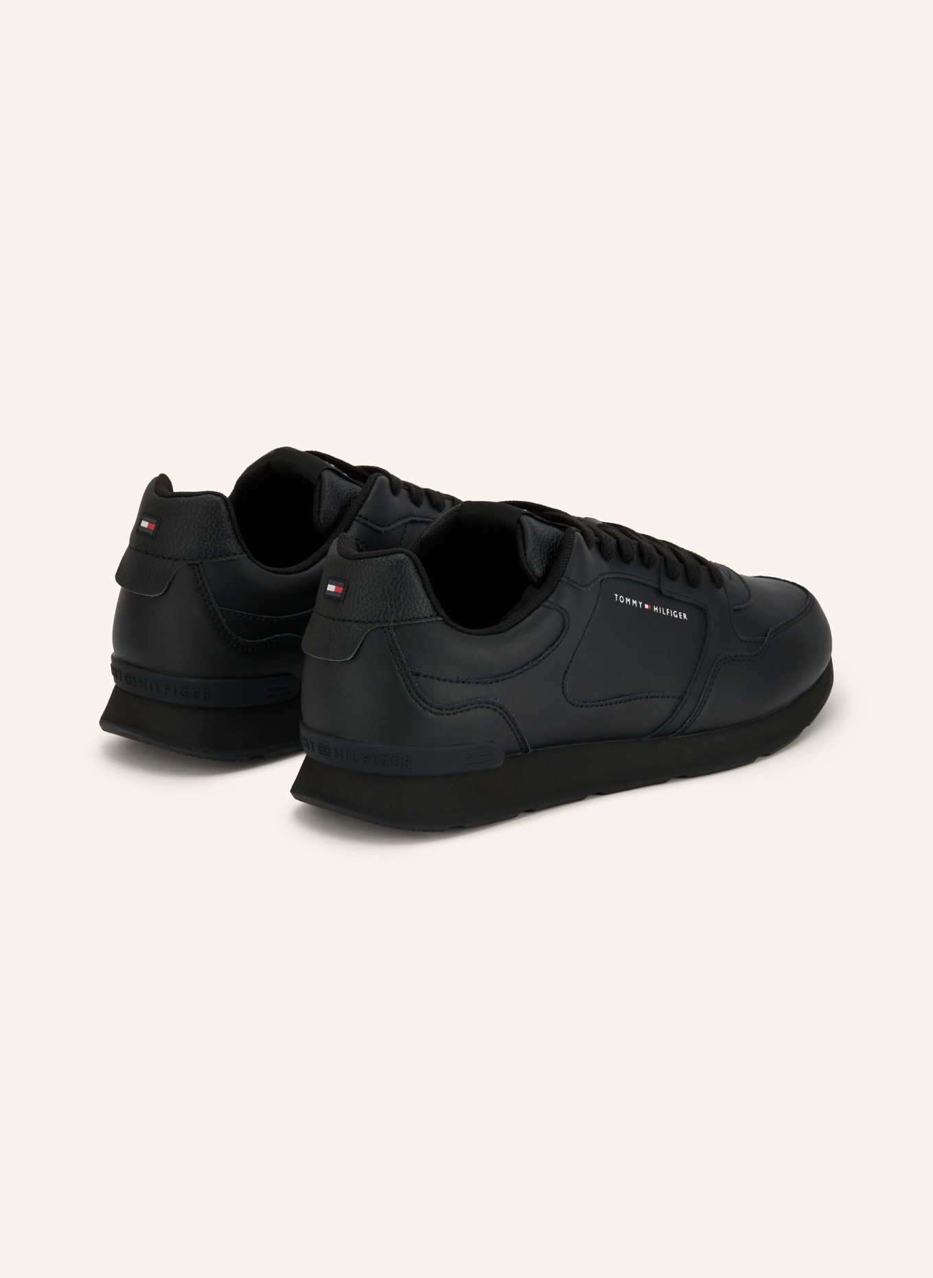 TOMMY HILFIGER Sneakers: SVART