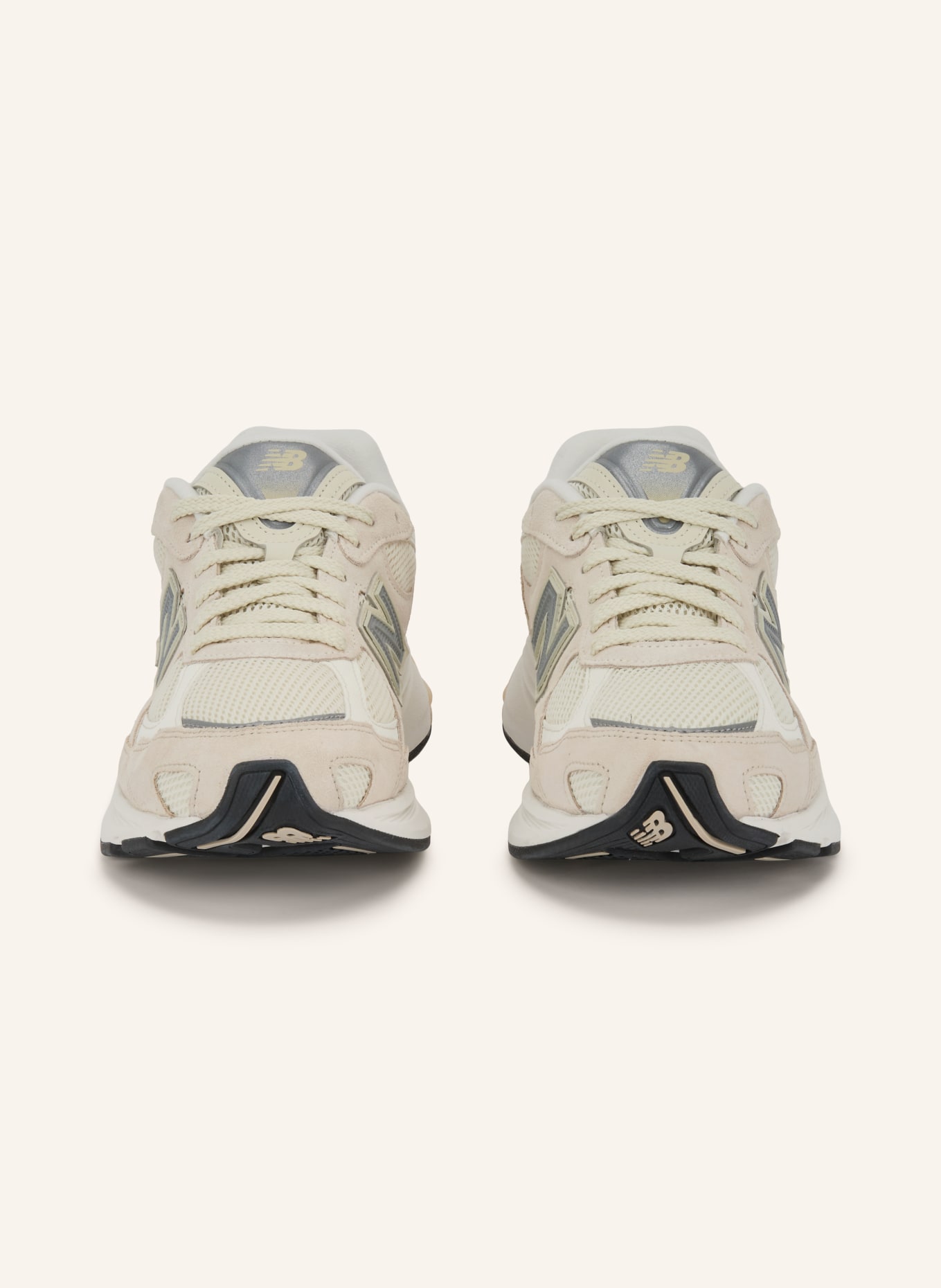 new balance Sneakers 2010: BEIGE / SILVER / CREAM