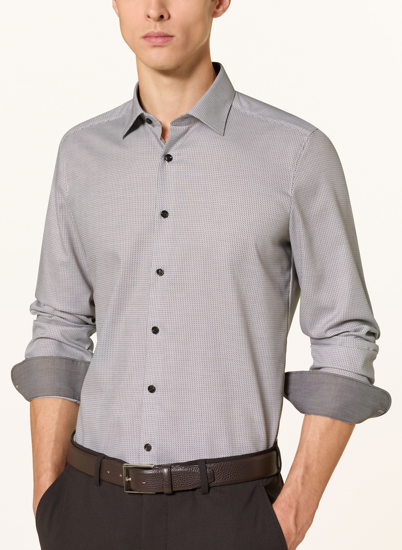 OLYMP Chemise Level Five coupe ajustée: CRÈME / MARRON / GRIS