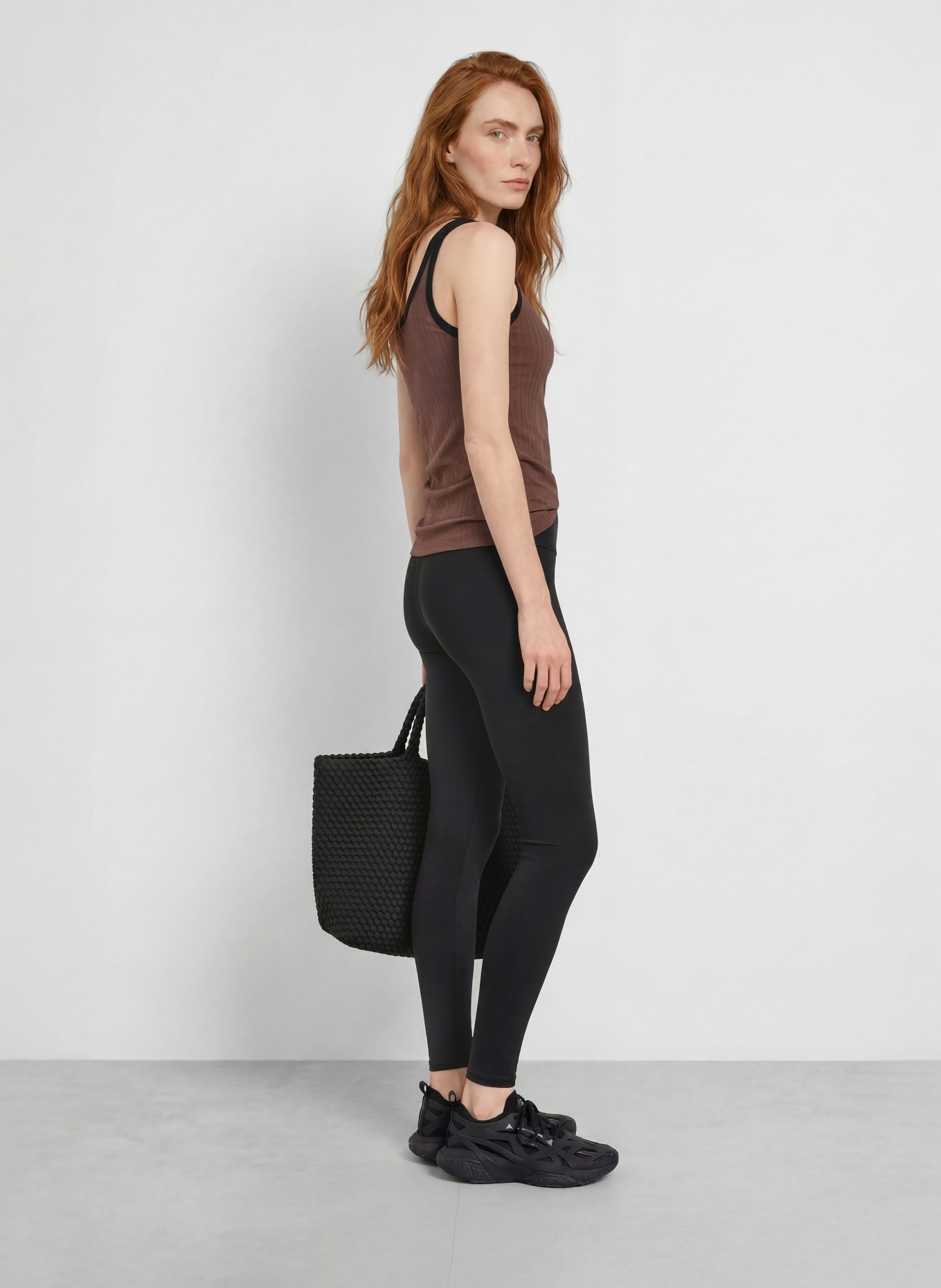 VARLEY AYDA Top: DARK BROWN / BLACK