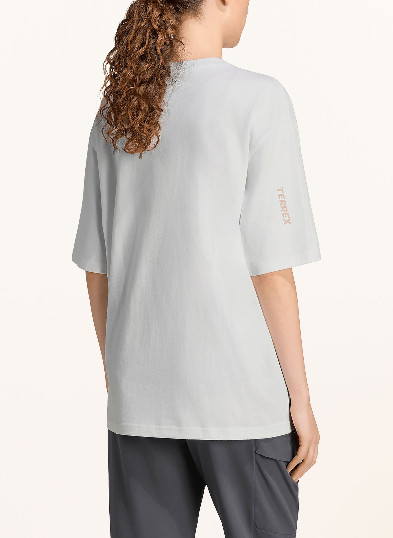 adidas TERREX T-shirt oversize TERREX SECRET PATHS AHEAD GRAPHIC: BLANC / LILAS / VERT