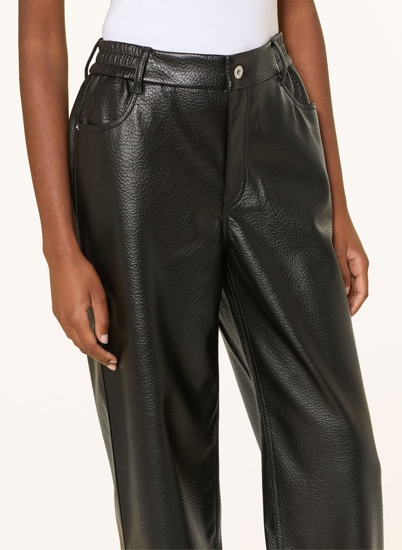 HUGO Pantalon aspect cuir: NOIR