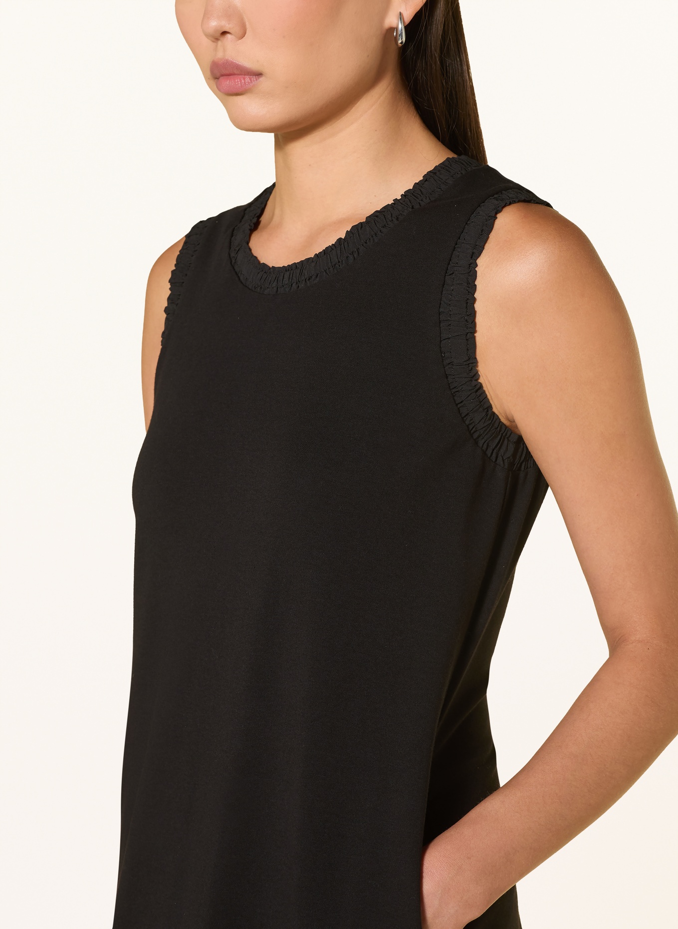 oui Jerseykleid mit Rüschen: SCHWARZ