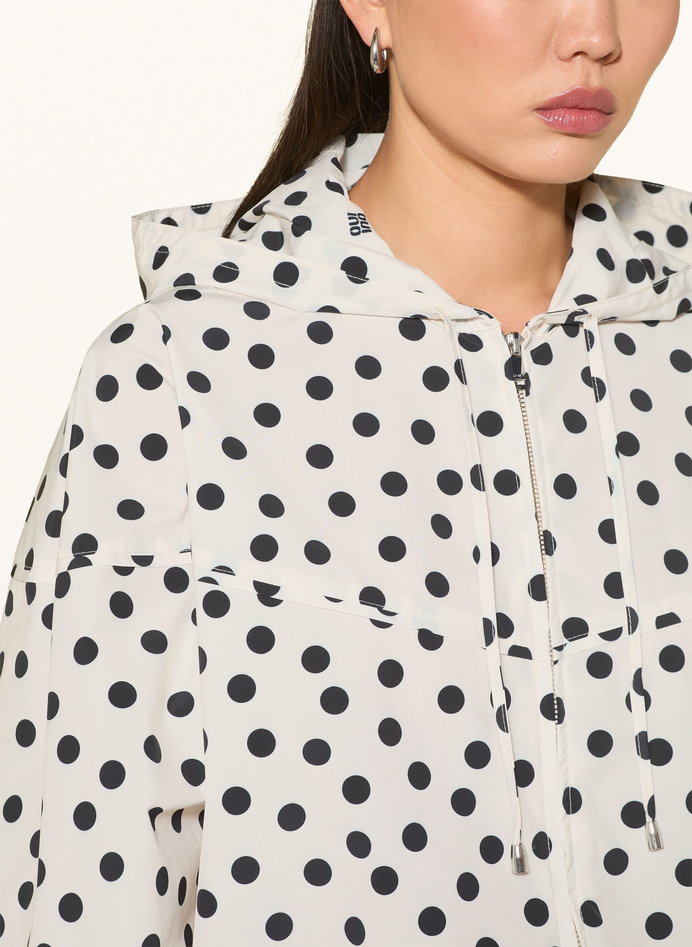 oui Jacke: WEISS / SCHWARZ