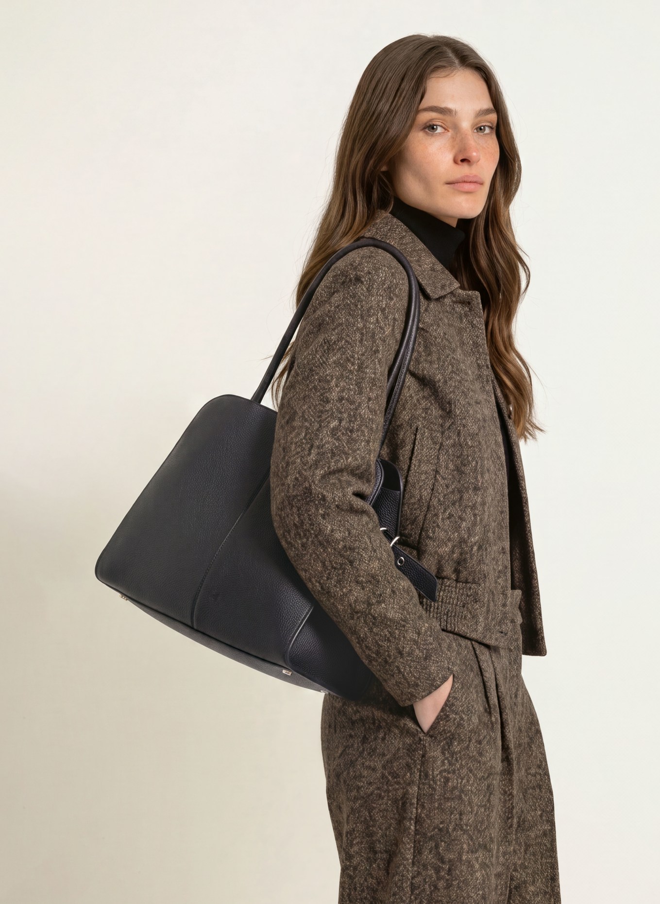 BOSS Shopper CLARICE: ČERNÁ / STŘÍBRNÁ