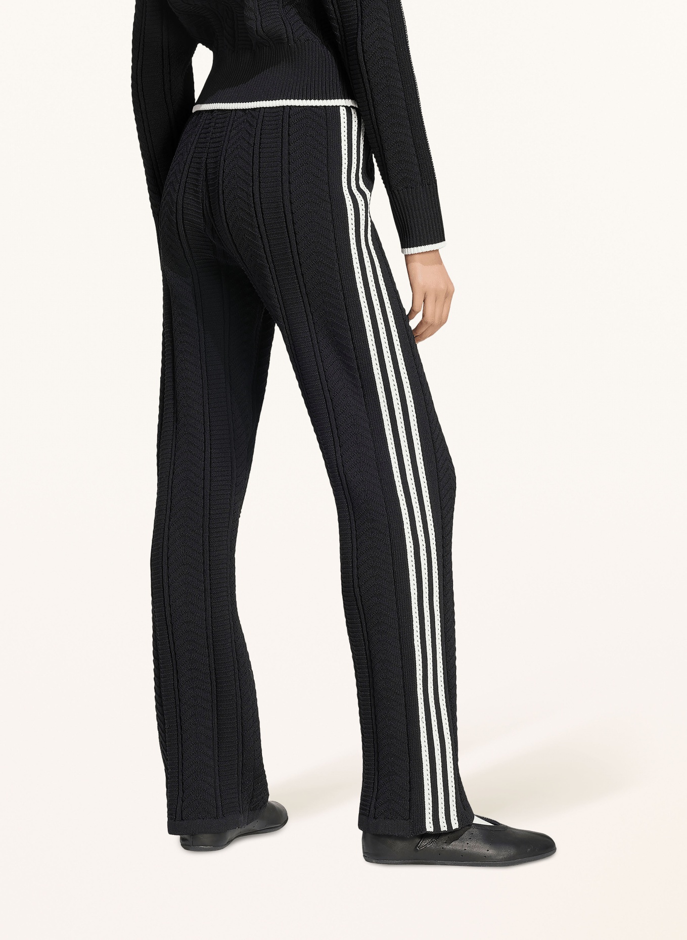 adidas Originals Stickade byxor SST WIDE LEG med resår: SVART / VIT
