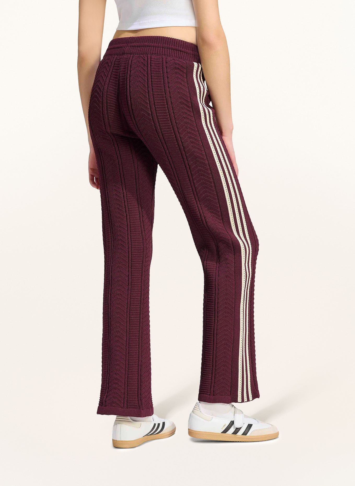 adidas Originals Trackpants SST: DONKERROOD / WIT