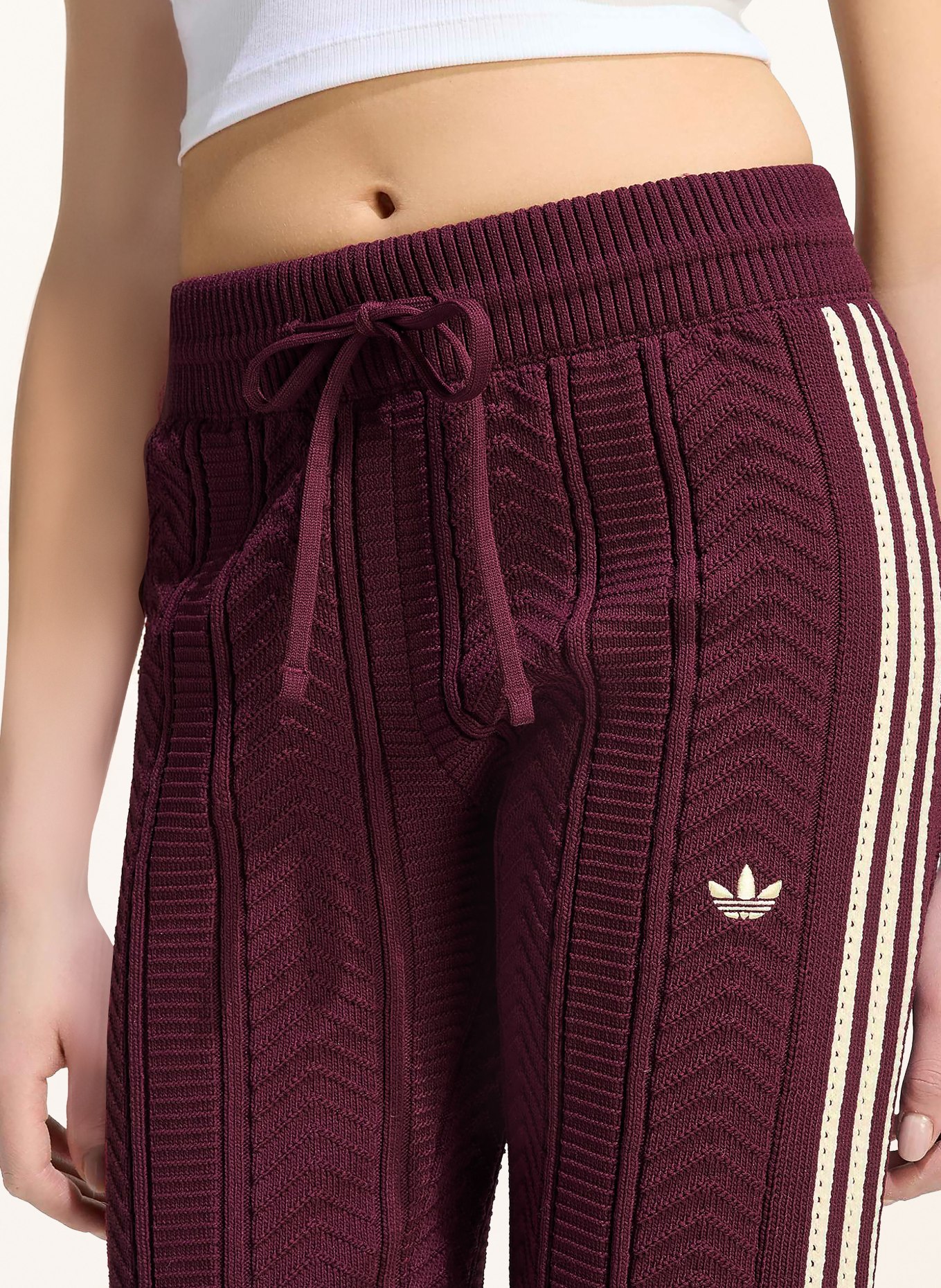 adidas Originals Trackpants SST: DONKERROOD / WIT
