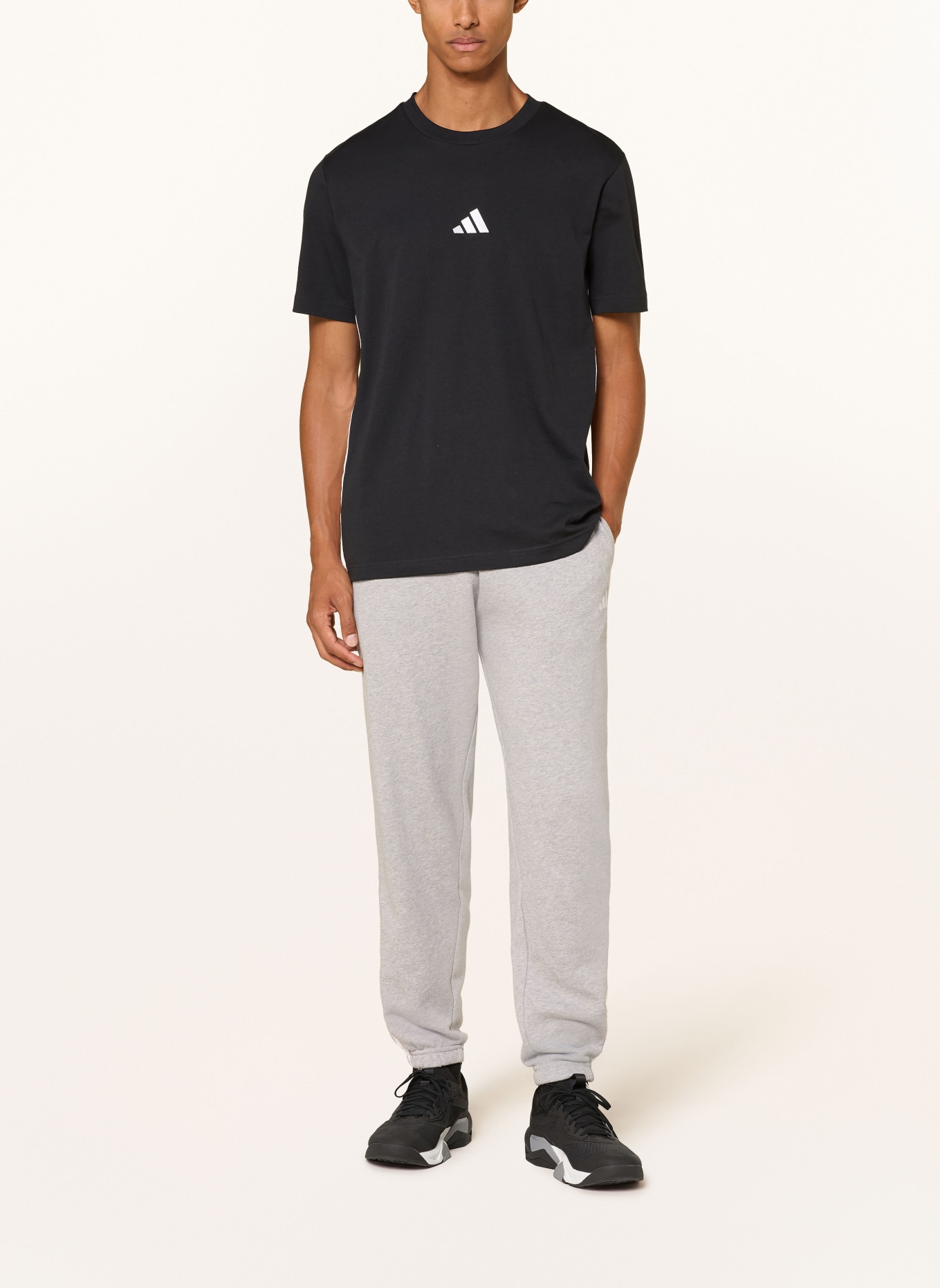 adidas Pantalon en molleton ESSENTIALS 3-STRIPES: GRIS CLAIR / BLANC