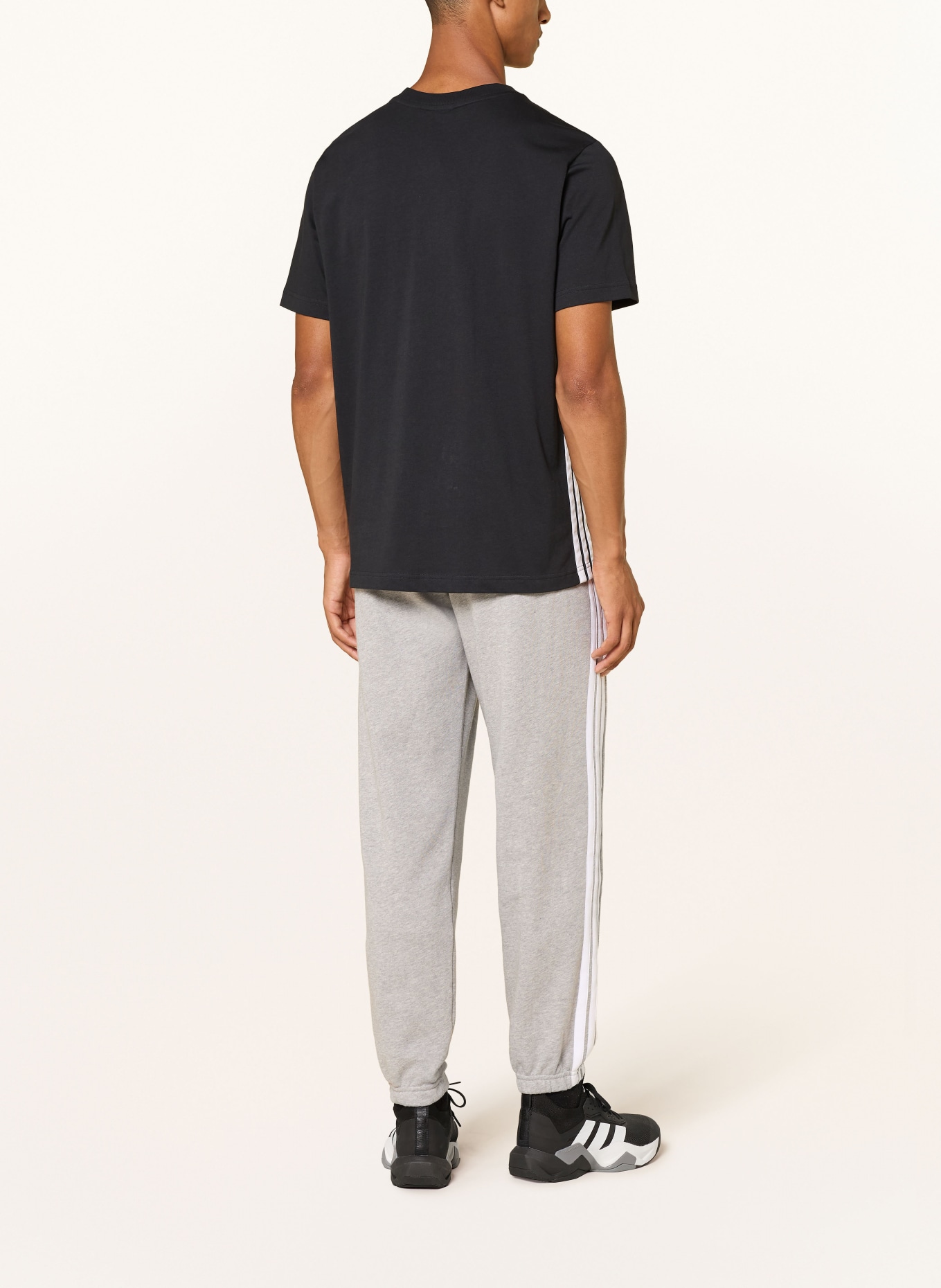 adidas Pantalon en molleton ESSENTIALS 3-STRIPES: GRIS CLAIR / BLANC