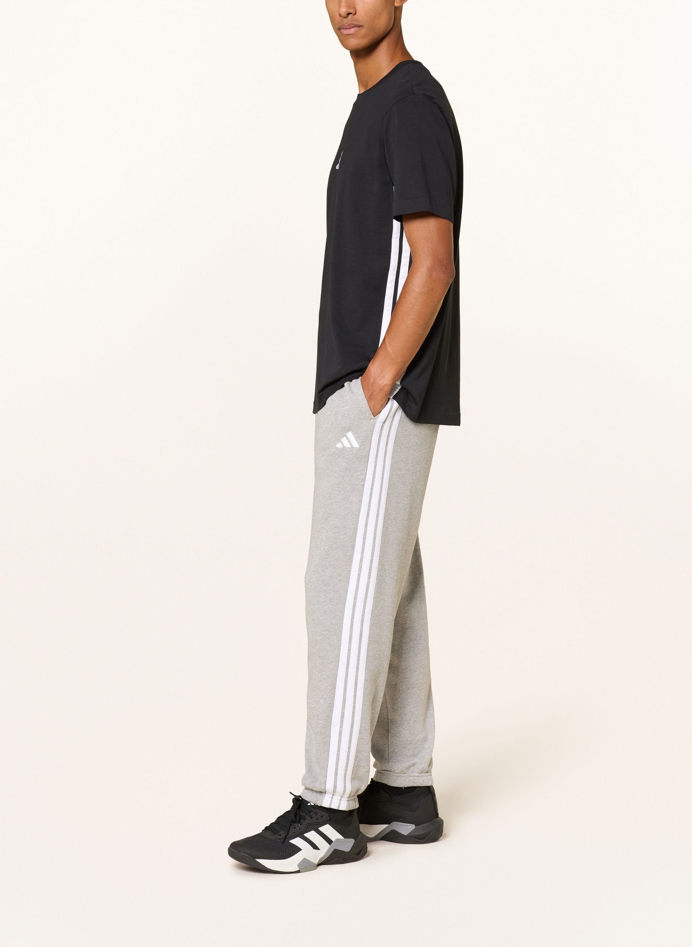 adidas Pantalon en molleton ESSENTIALS 3-STRIPES: GRIS CLAIR / BLANC
