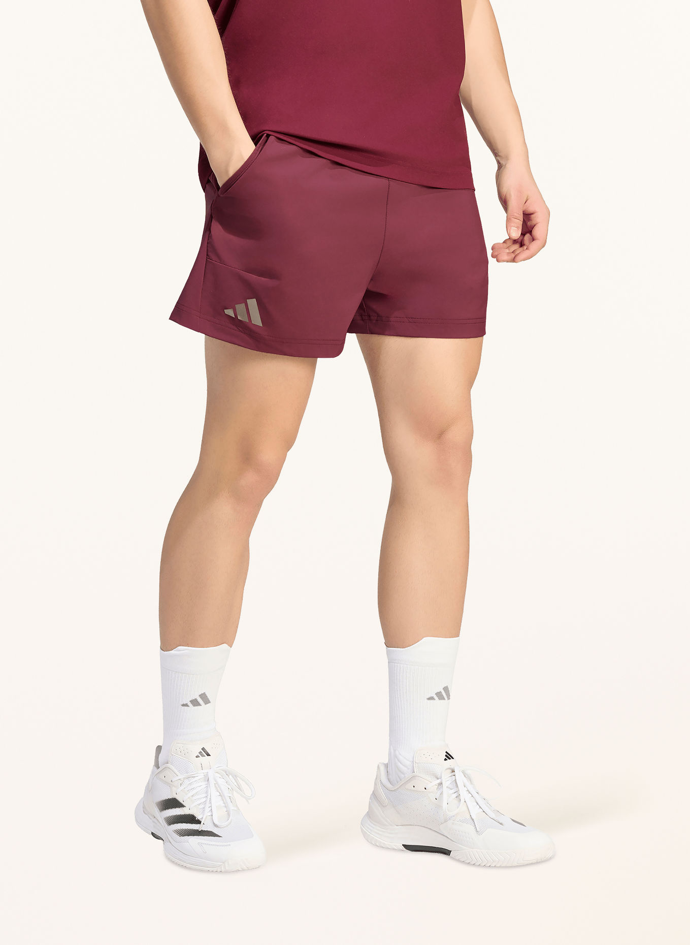adidas Originals 2-in-1 tennisshort: DONKERROOD / ZILVER