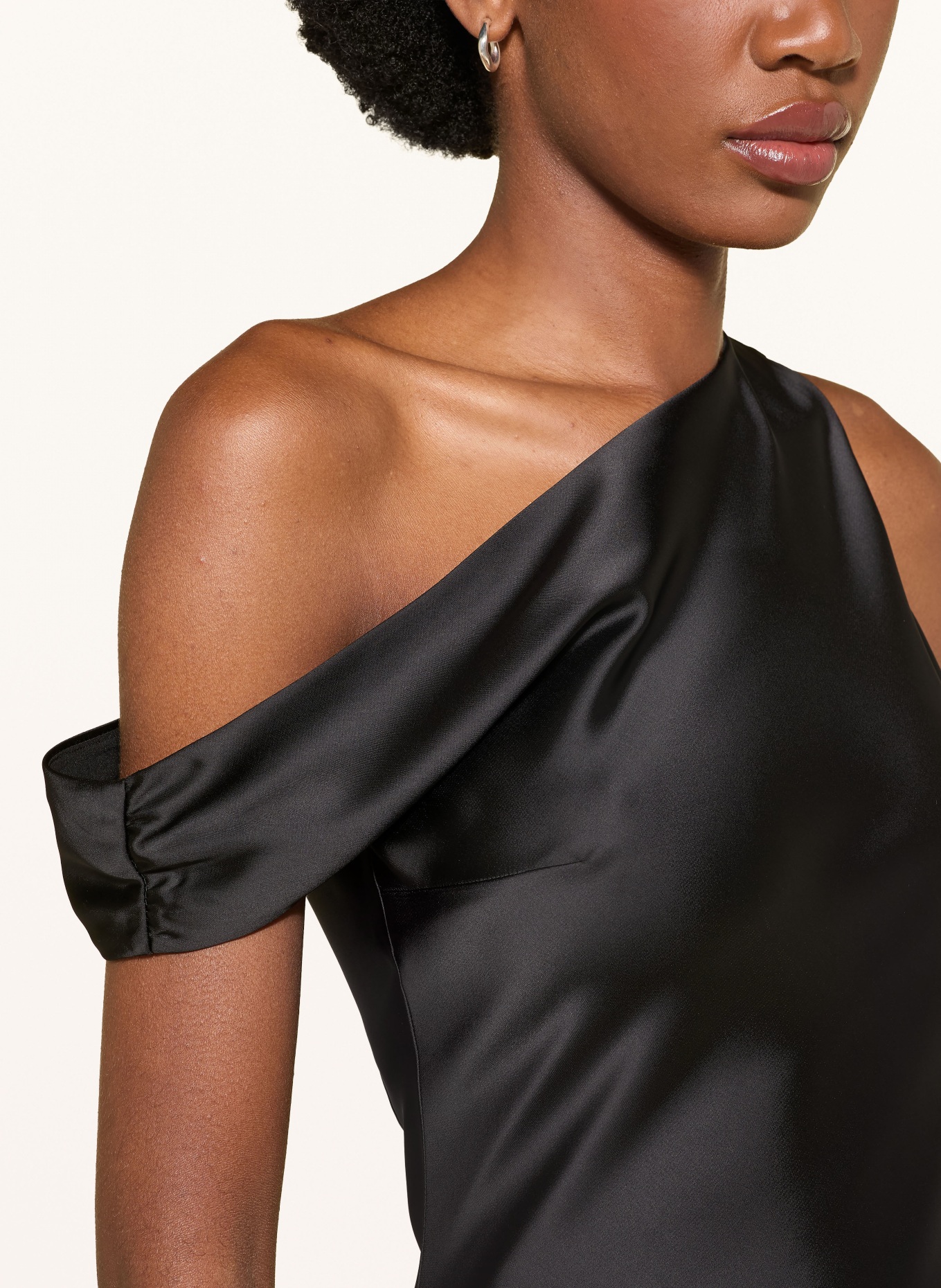 HUGO KARINERA-one-shoulder jurk, van satijn: ZWART