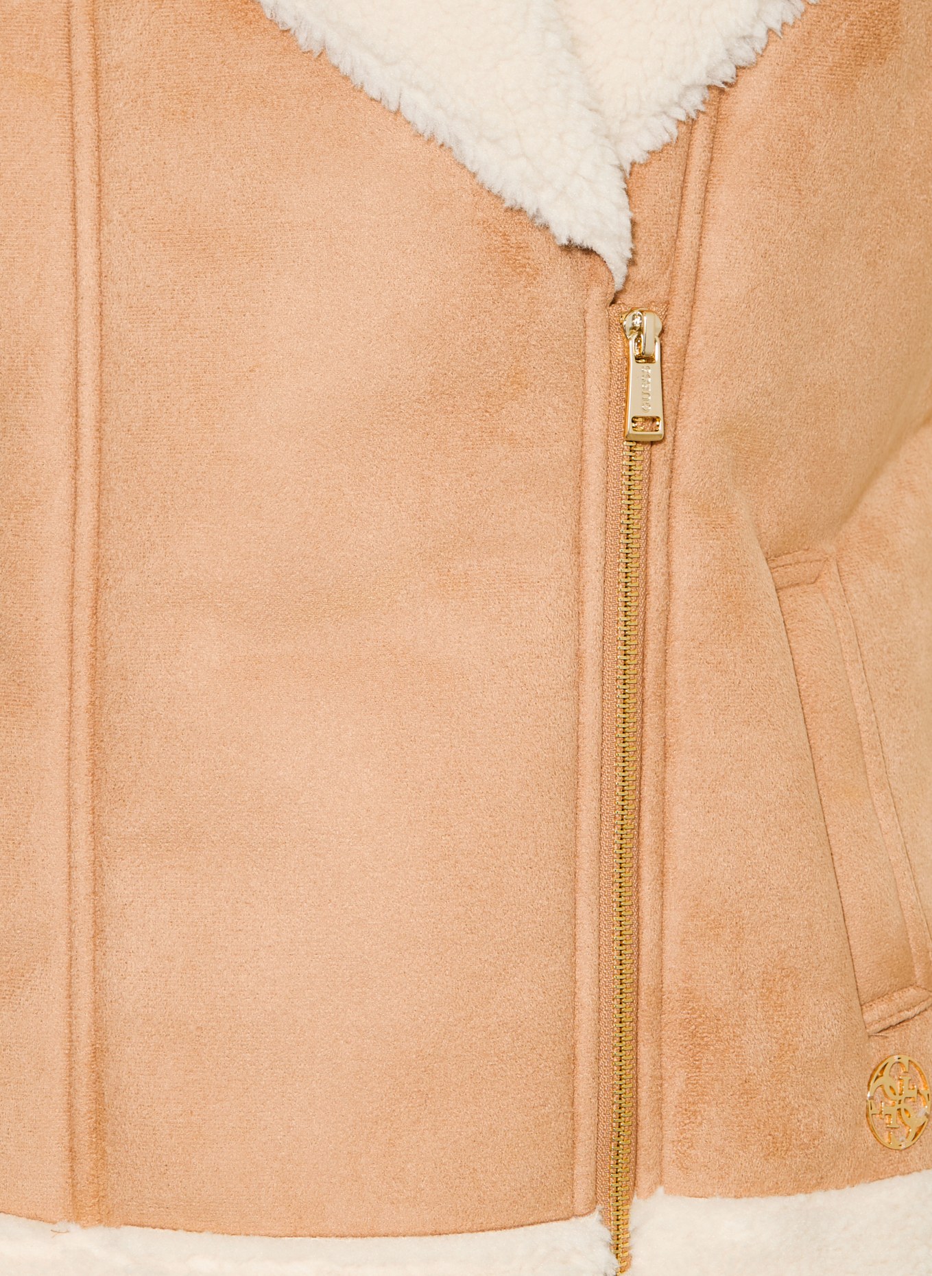 GUESS Bodywarmer in leerlook met kunstbont: LICHTBRUIN