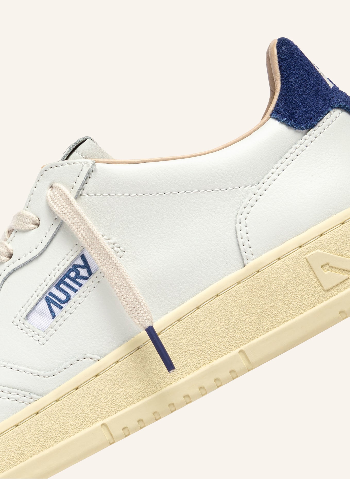 AUTRY Sneakers MEDALIST LOW BJ: BLANC / BLEU FONCÉ