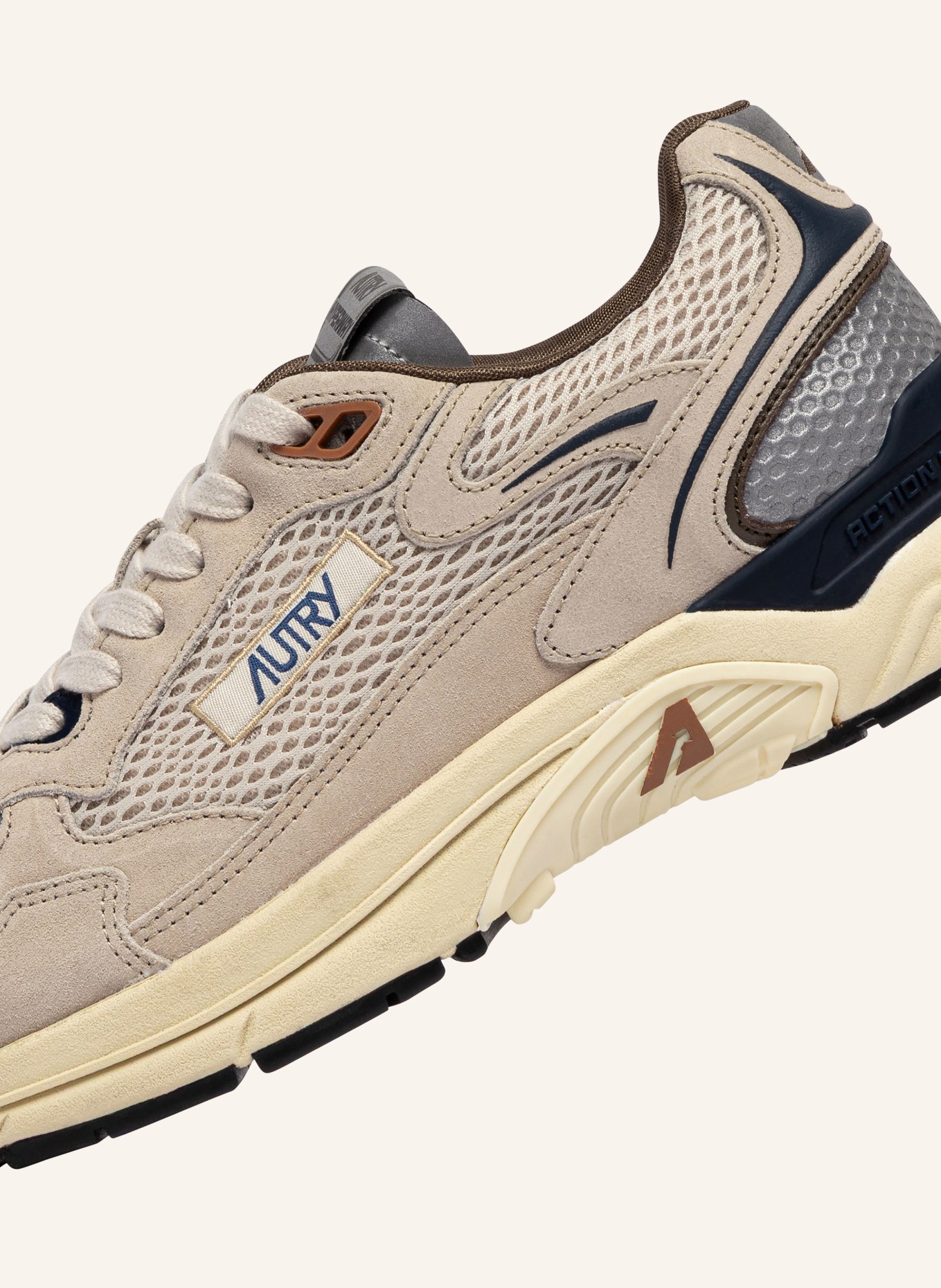 AUTRY Sneakers HYPERWAY LOW CI: GRIS CLAIR / MARRON / BLEU FONCÉ