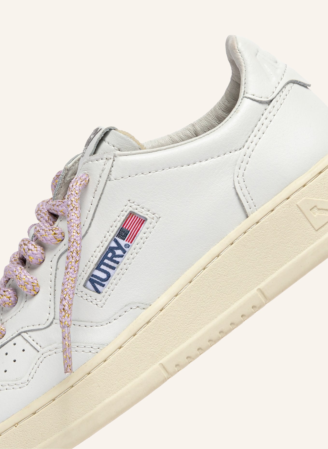 AUTRY Sneakers MEDALIST LOW WOM: WIT / BEIGE
