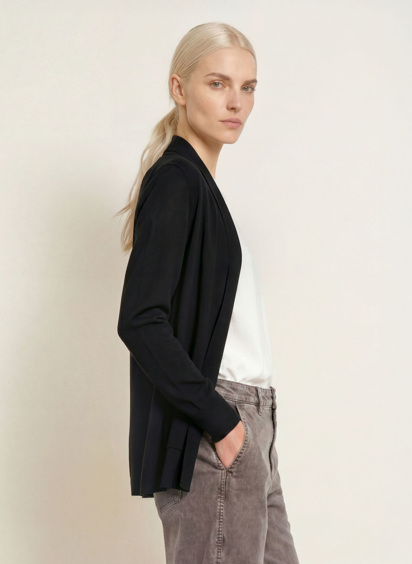 darling harbour Merino wool knit wrap: BLACK