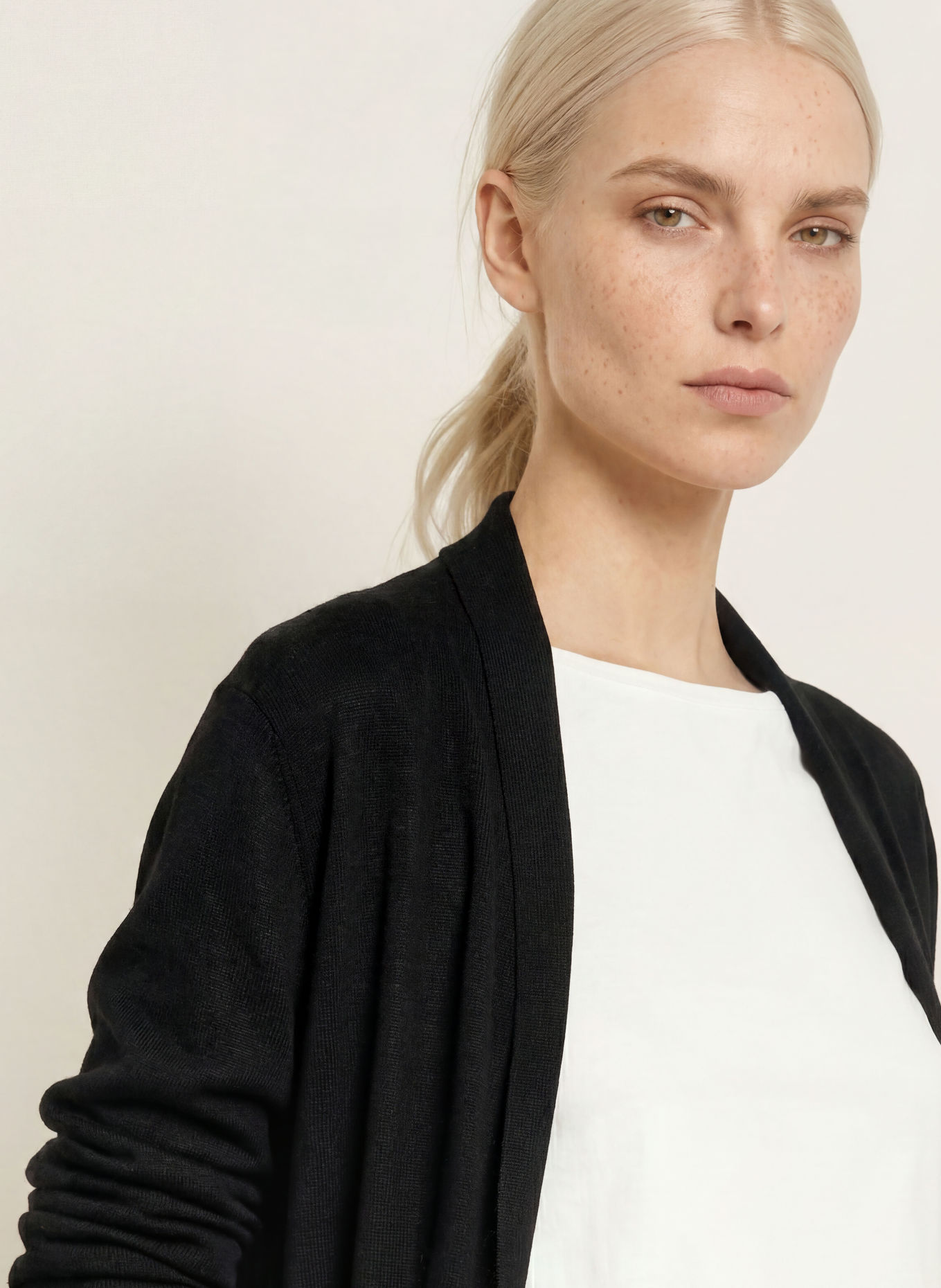 darling harbour Merino wool knit wrap: BLACK