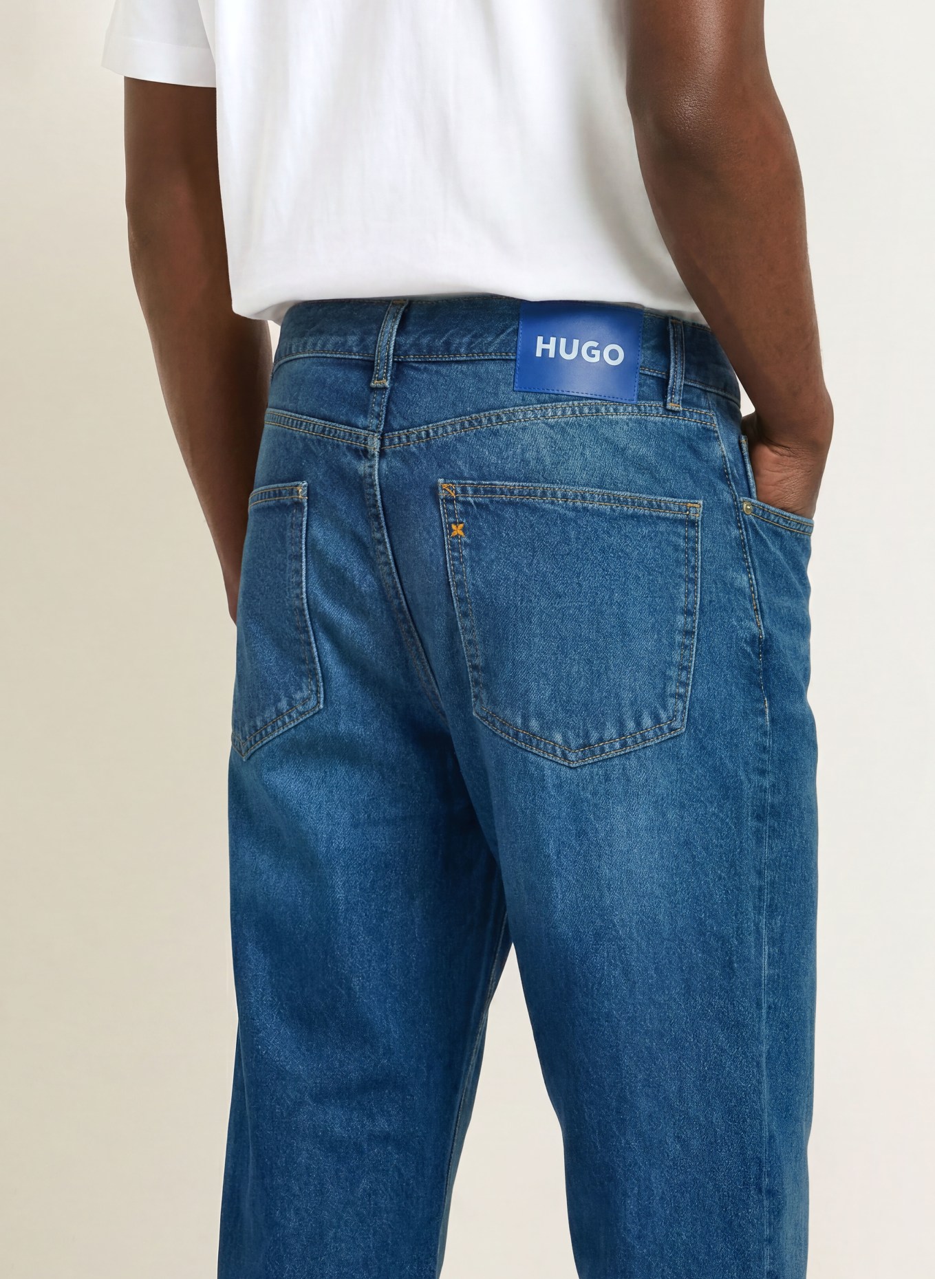 HUGO Džíny JONAH Straight Fit: 429 MEDIUM BLUE