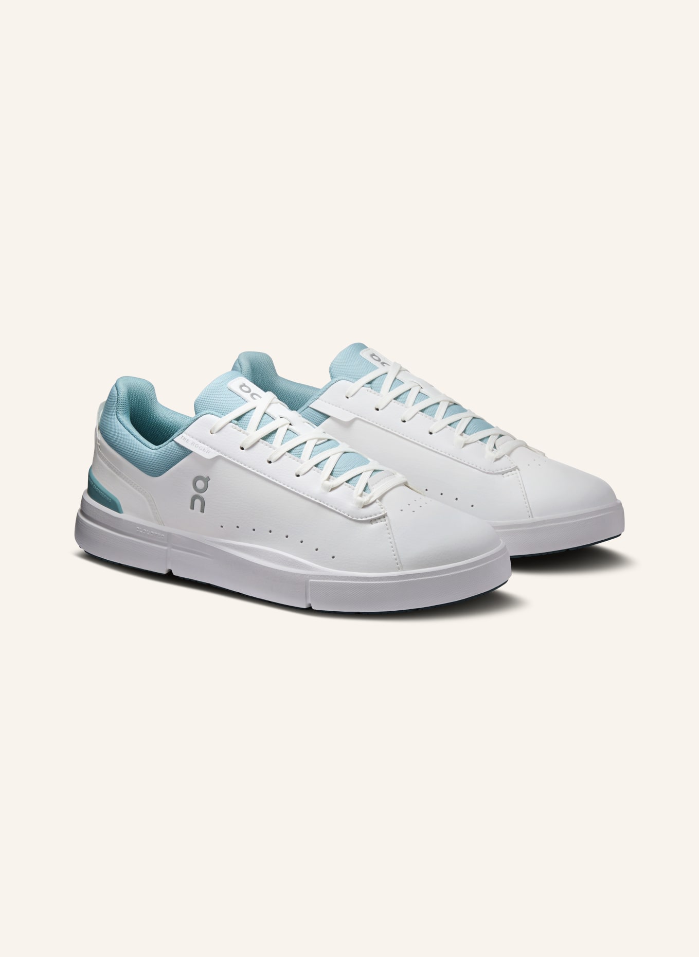 On Adidași THE ROGER ADVANTAGE: ALB / ALBASTRU DESCHIS
