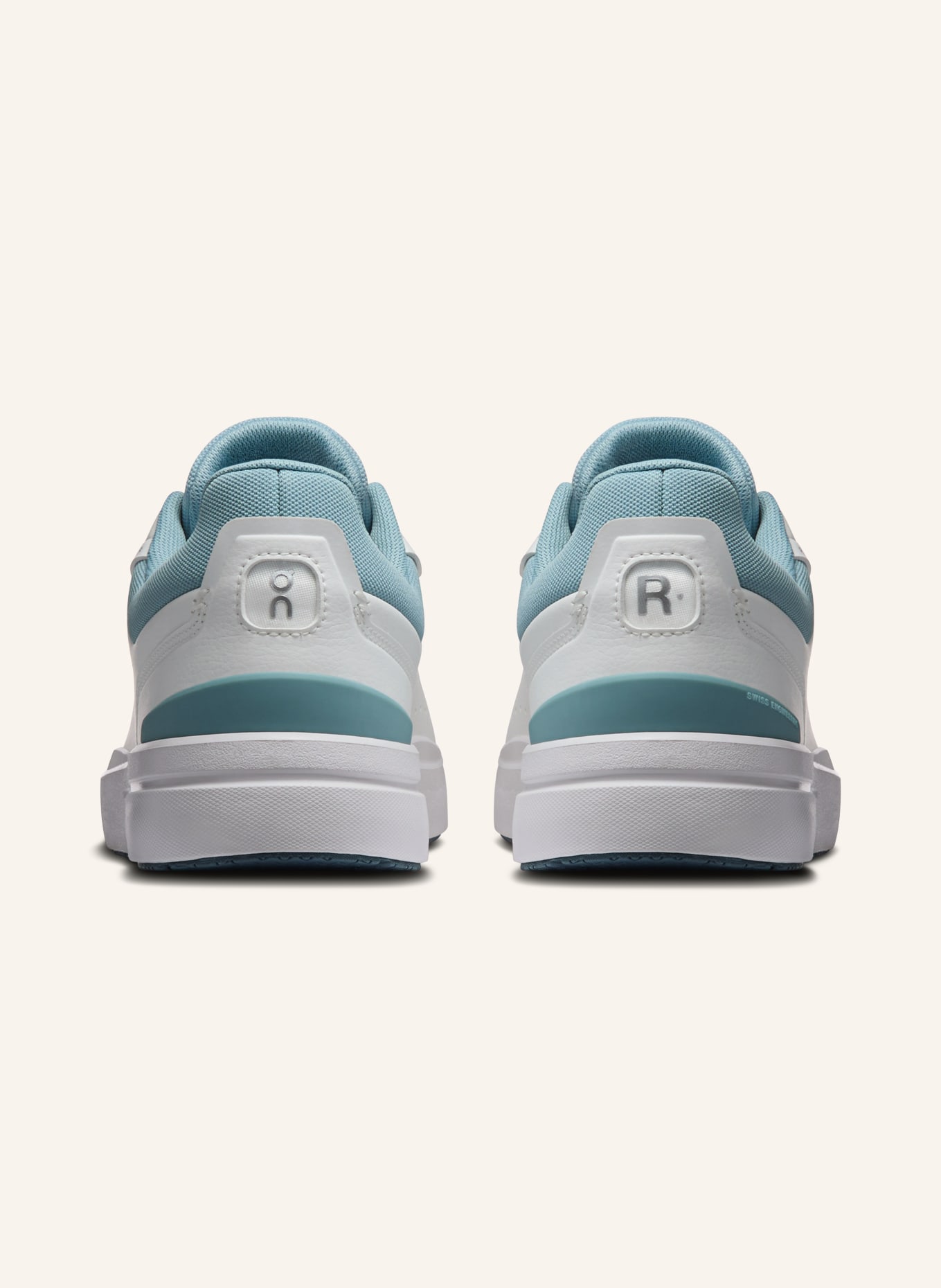 On Adidași THE ROGER ADVANTAGE: ALB / ALBASTRU DESCHIS