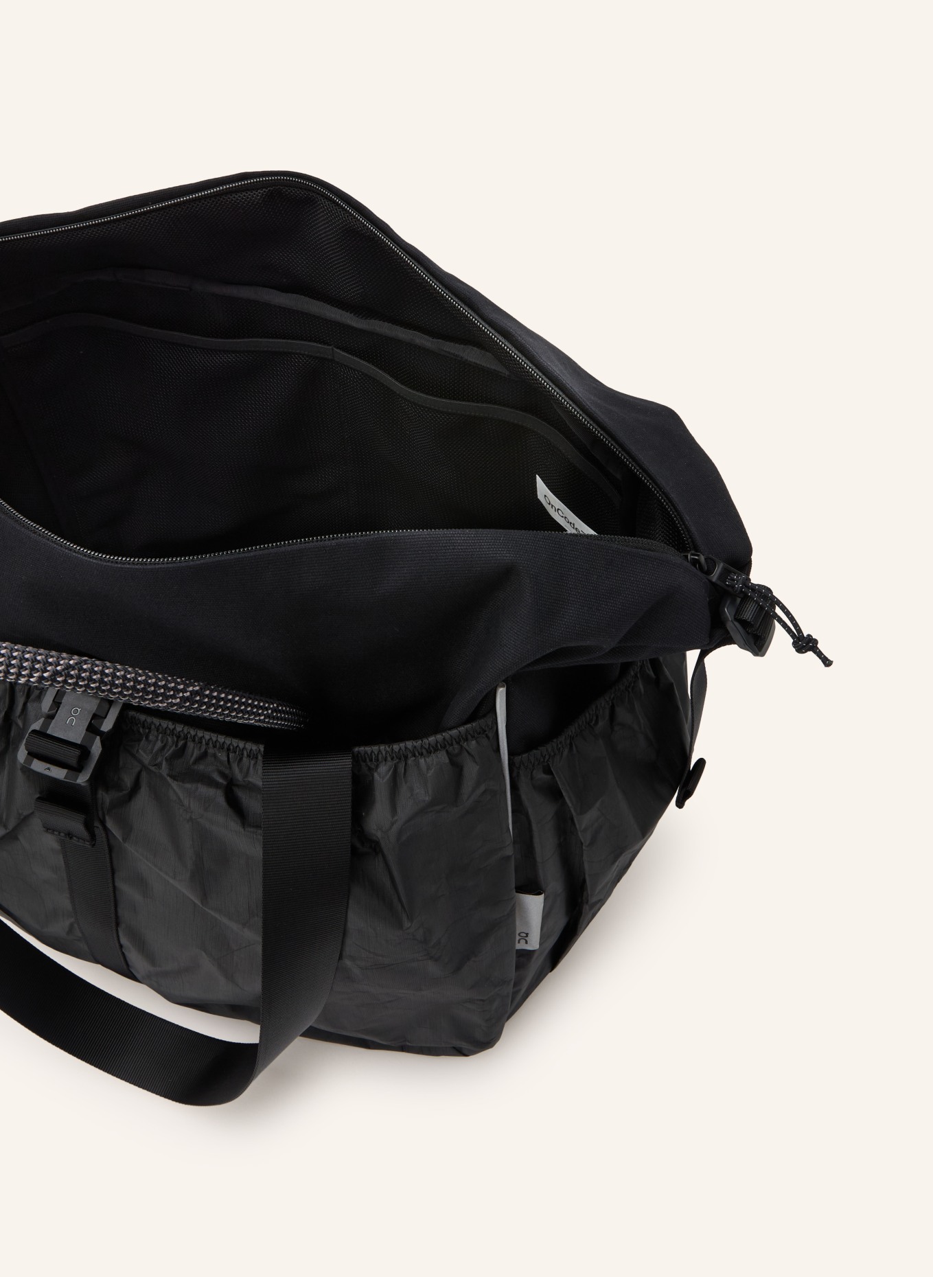 On Geantă de sport COURT PACK 40 l: NEGRU