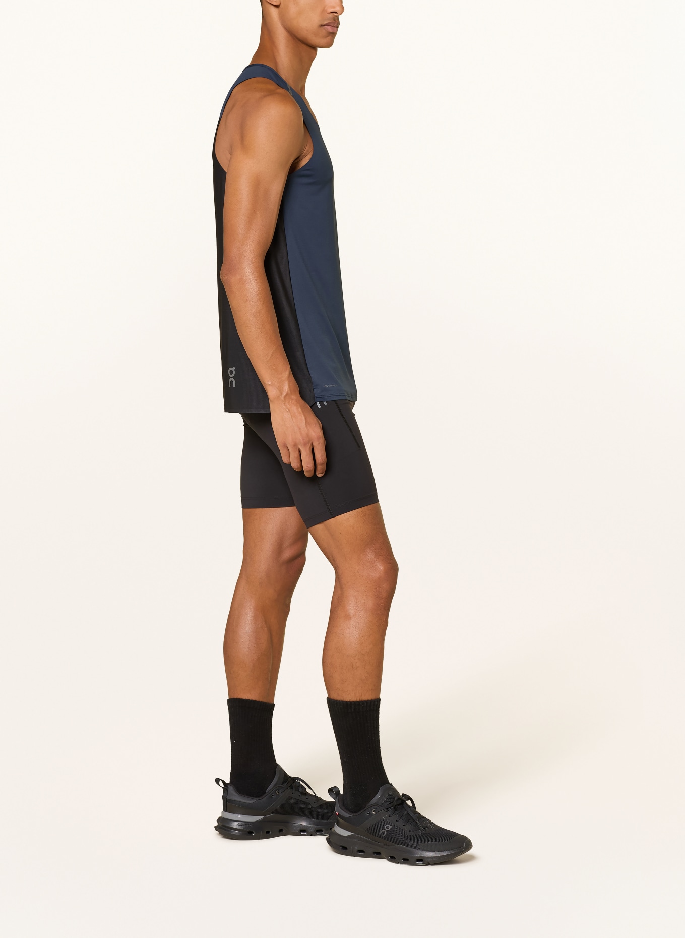 On Lauf-Tights PERFORMANCE: SCHWARZ