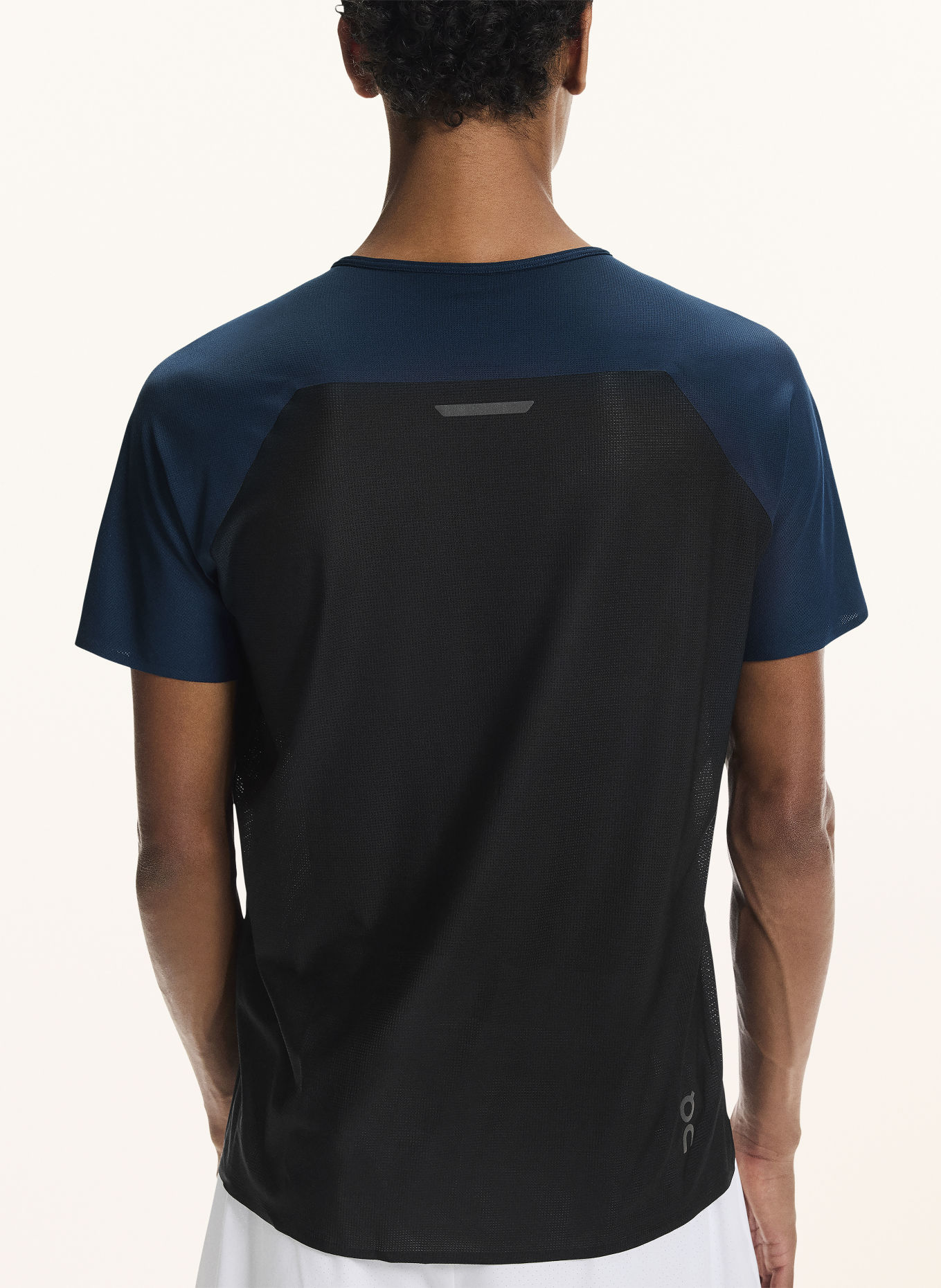 On Funktionsshirt PERFORMANCE: DUNKELBLAU