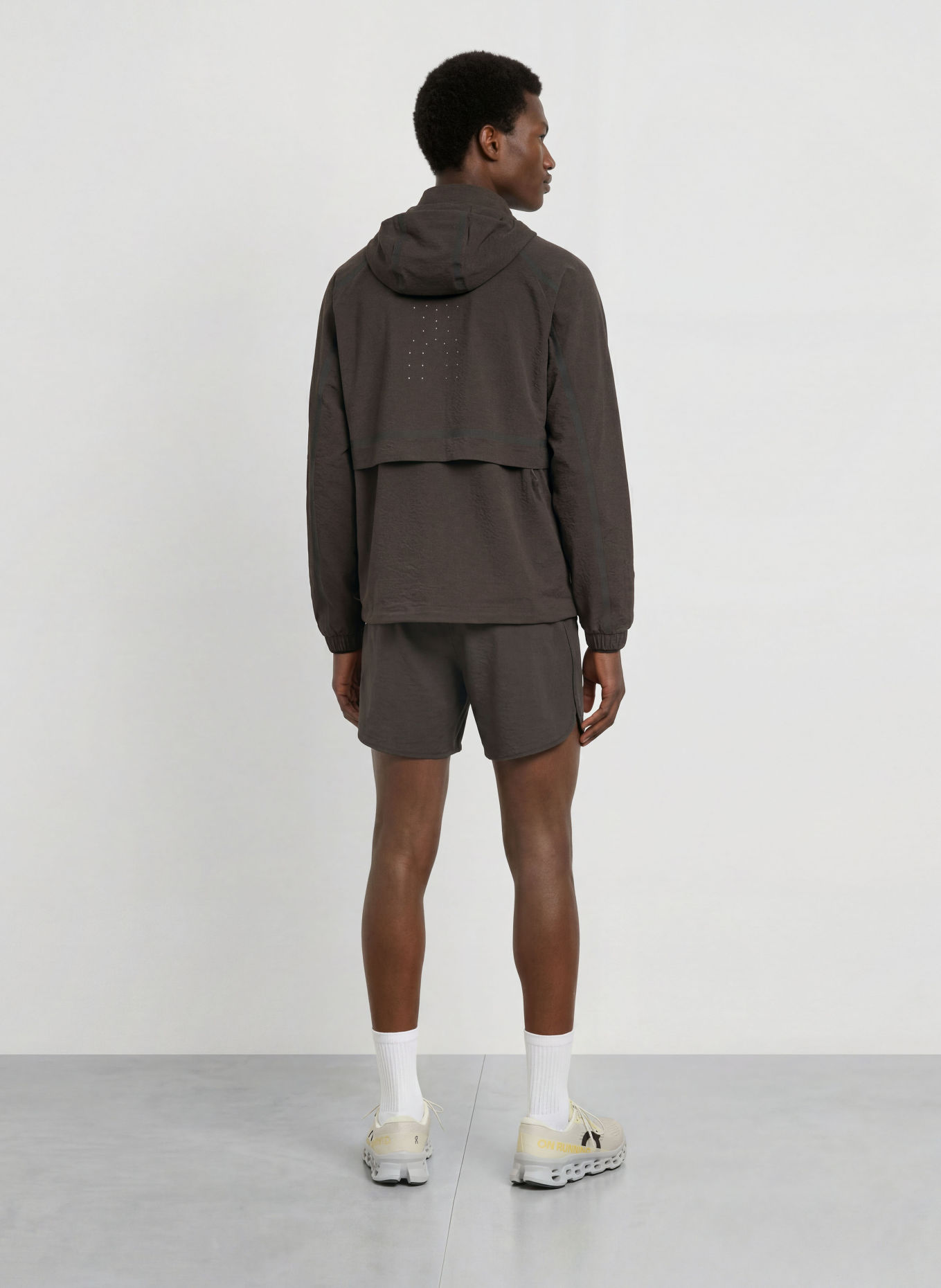 On Laufjacke PERFORMANCE VOLT: DUNKELBRAUN