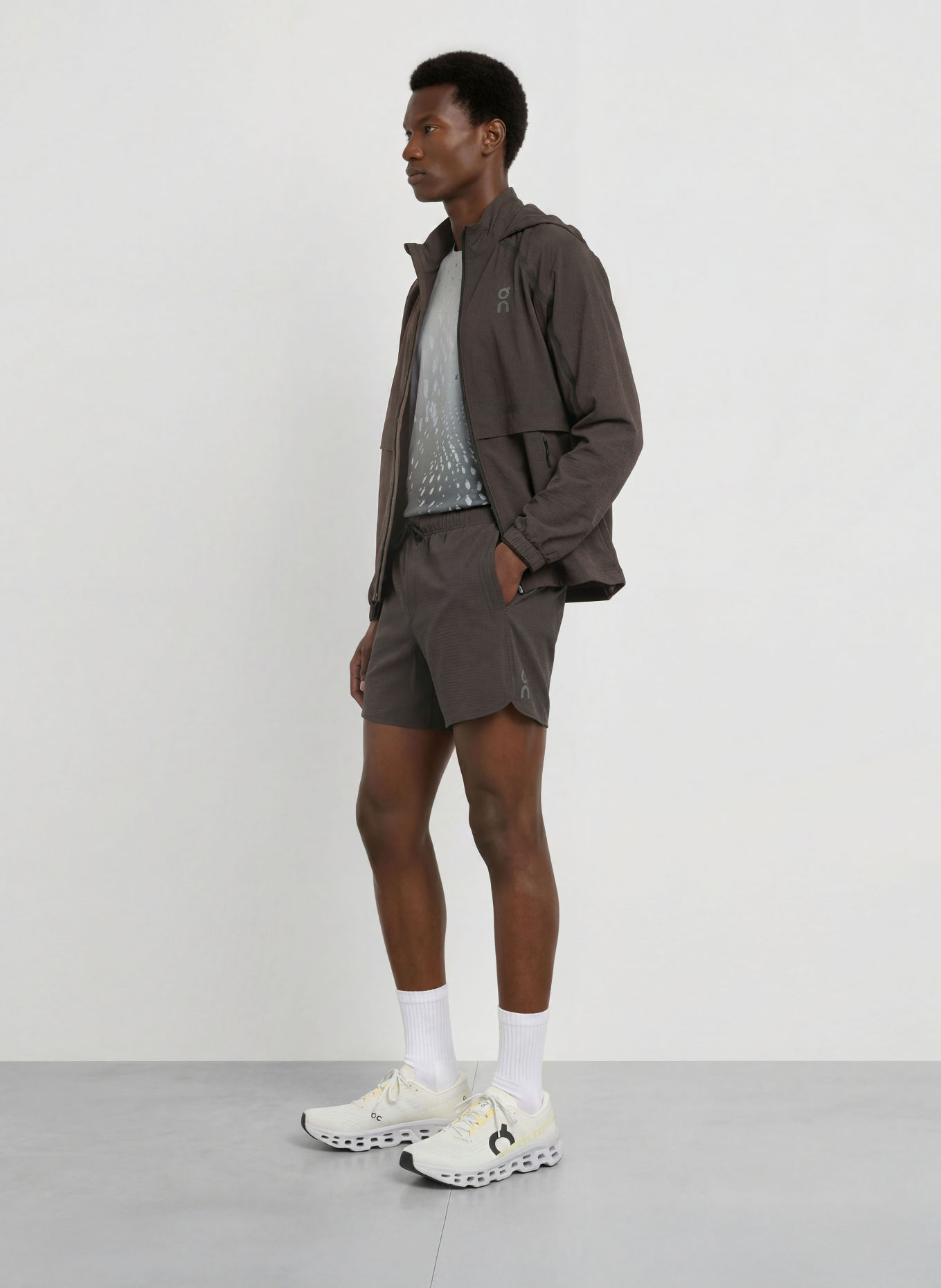 On Laufjacke PERFORMANCE VOLT: DUNKELBRAUN