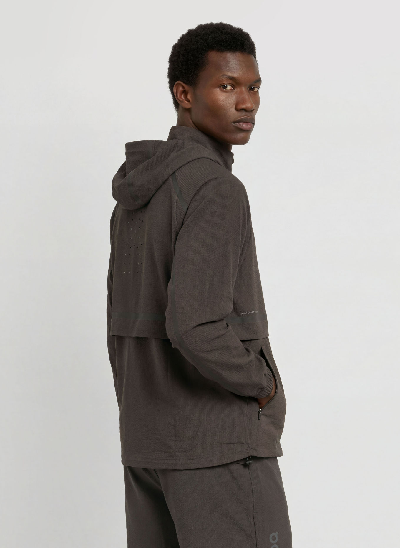 On Laufjacke PERFORMANCE VOLT: DUNKELBRAUN