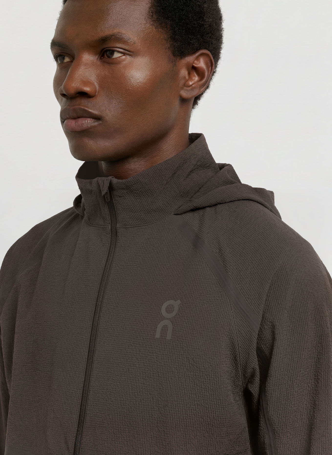 On Laufjacke PERFORMANCE VOLT: DUNKELBRAUN