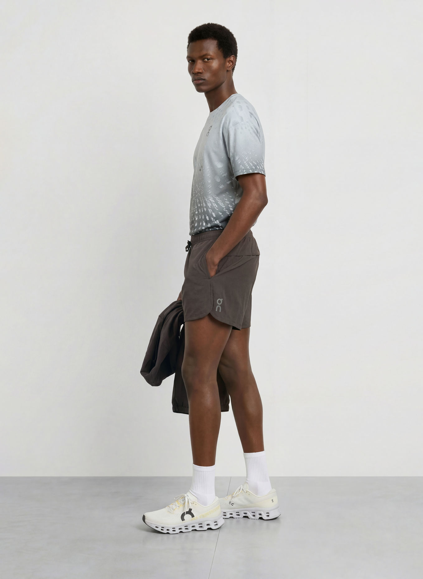 On 2-in-1-Laufshorts PERFORMANCE VOLT: DUNKELBRAUN