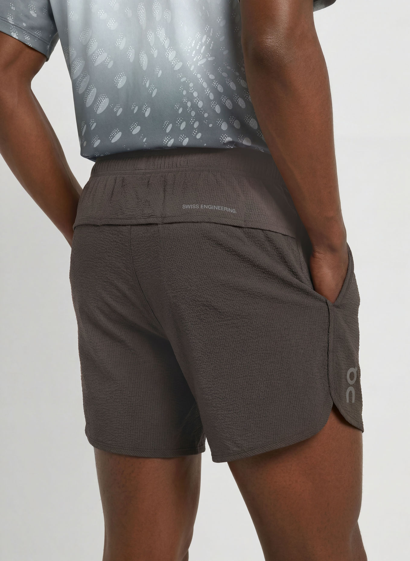 On 2-in-1-Laufshorts PERFORMANCE VOLT: DUNKELBRAUN