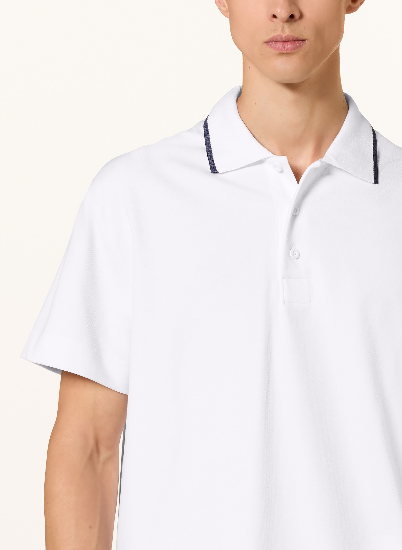 On Piqué-Poloshirt COURTSIDE: WEISS / DUNKELBLAU