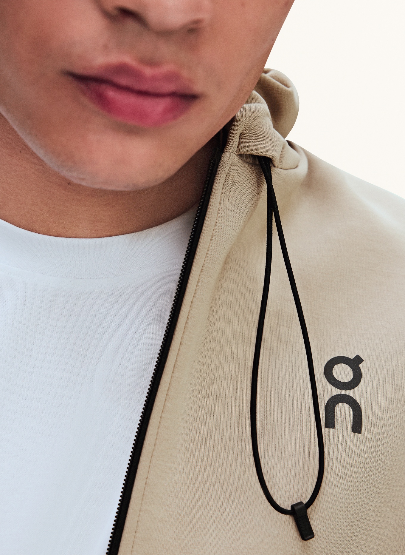 On FOCUS TECH Zip-up sweatshirt Jacket: BEIGE