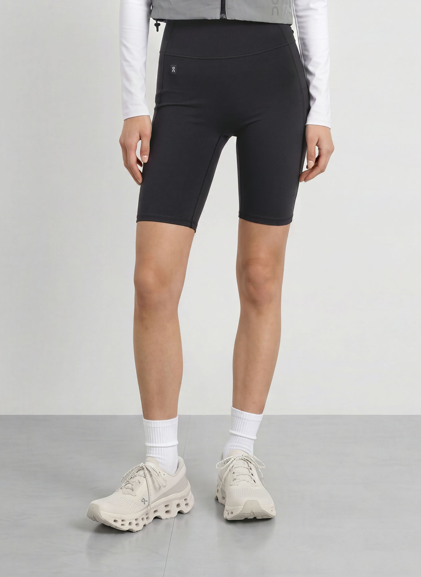 On Tights STUDIO: SCHWARZ