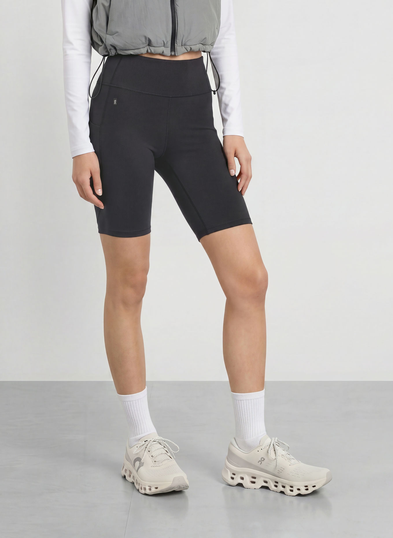 On Tights STUDIO: SCHWARZ